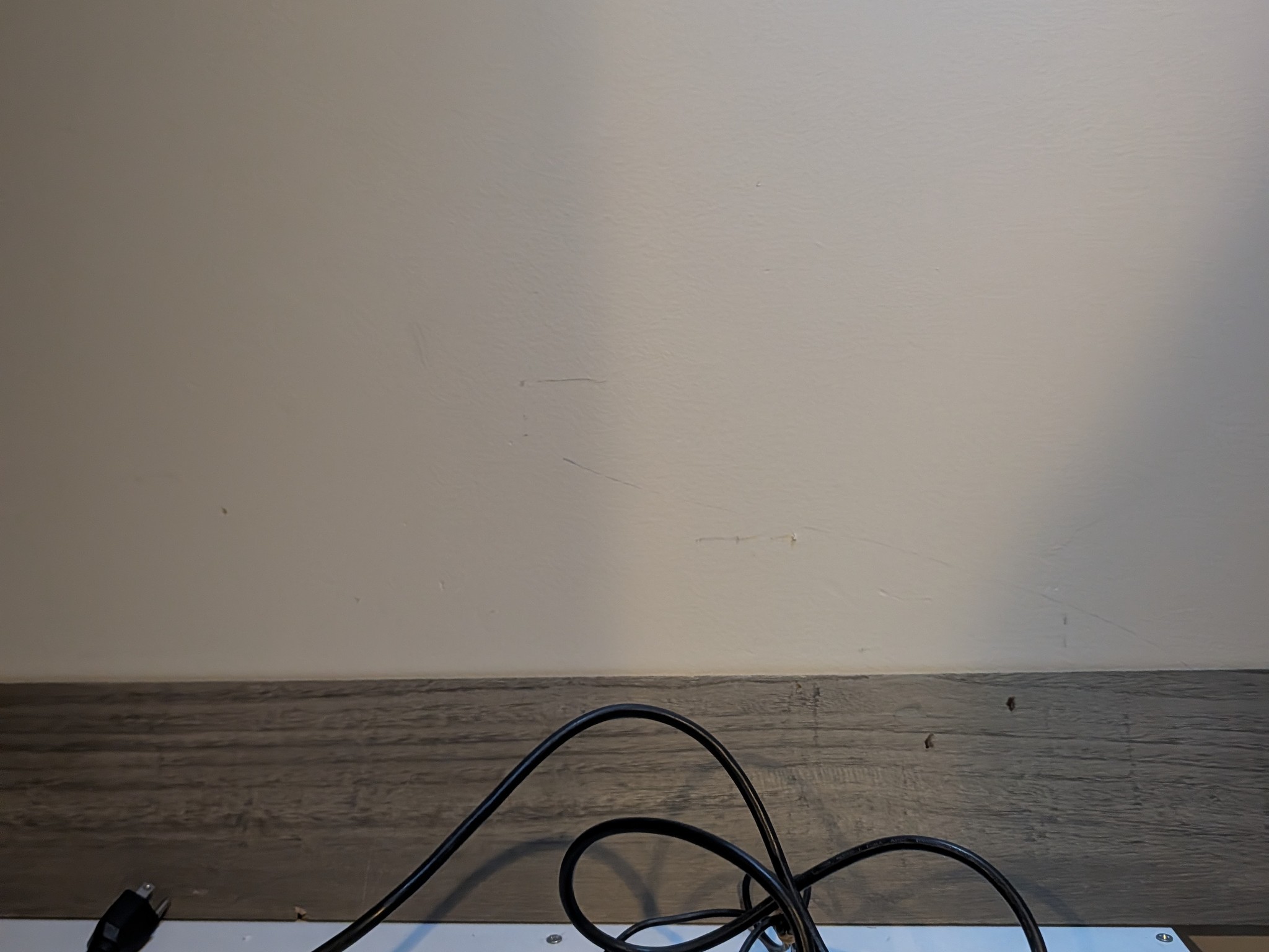 HP Pavilion 27xw Monitor With CABLE