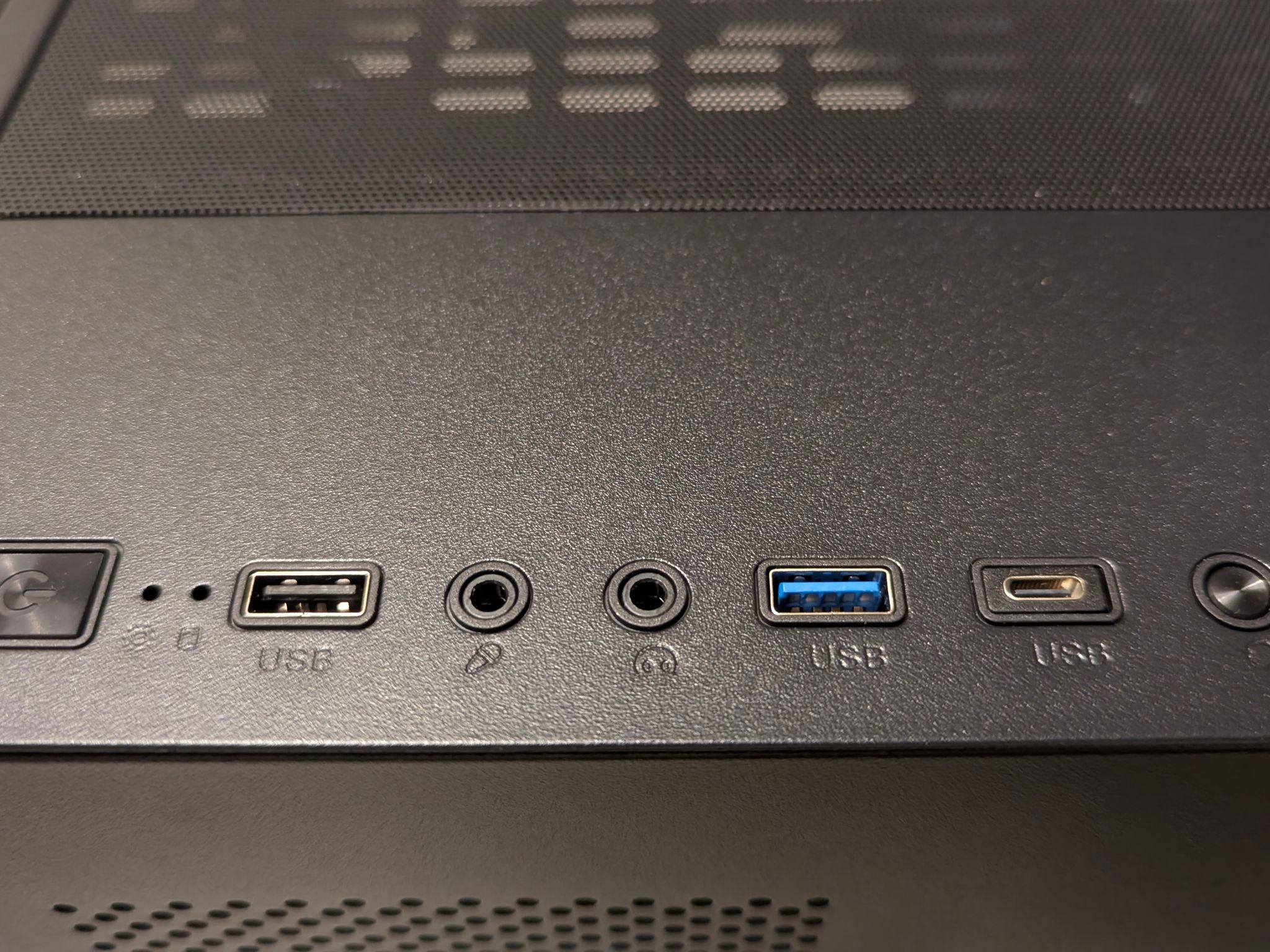 🔥Solid Gaming PC🔥 |3070 8GB |Ryzen 7 3700X| 32GB RAM | 1TB SSD | Wi-Fi | Win 11 Pro |
