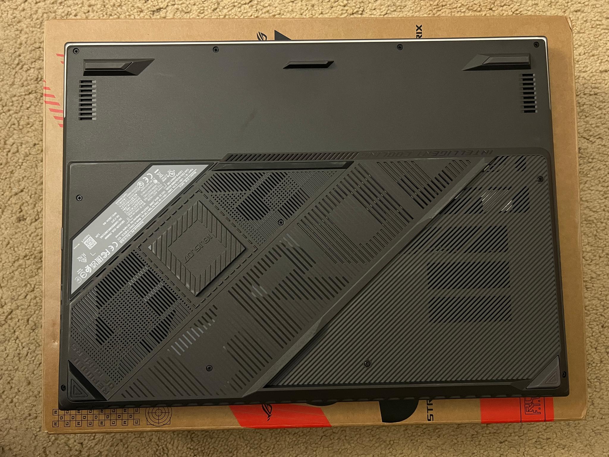 ASUS ROG Strix G18 18” intel i9 14900hx 32gb DDR5 rtx 4080 laptop