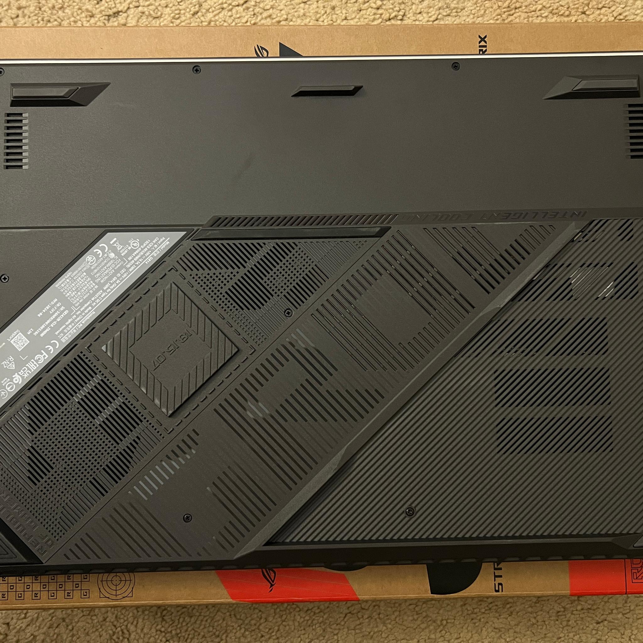 ASUS ROG Strix G18 18” intel i9 14900hx 32gb DDR5 rtx 4080 laptop
