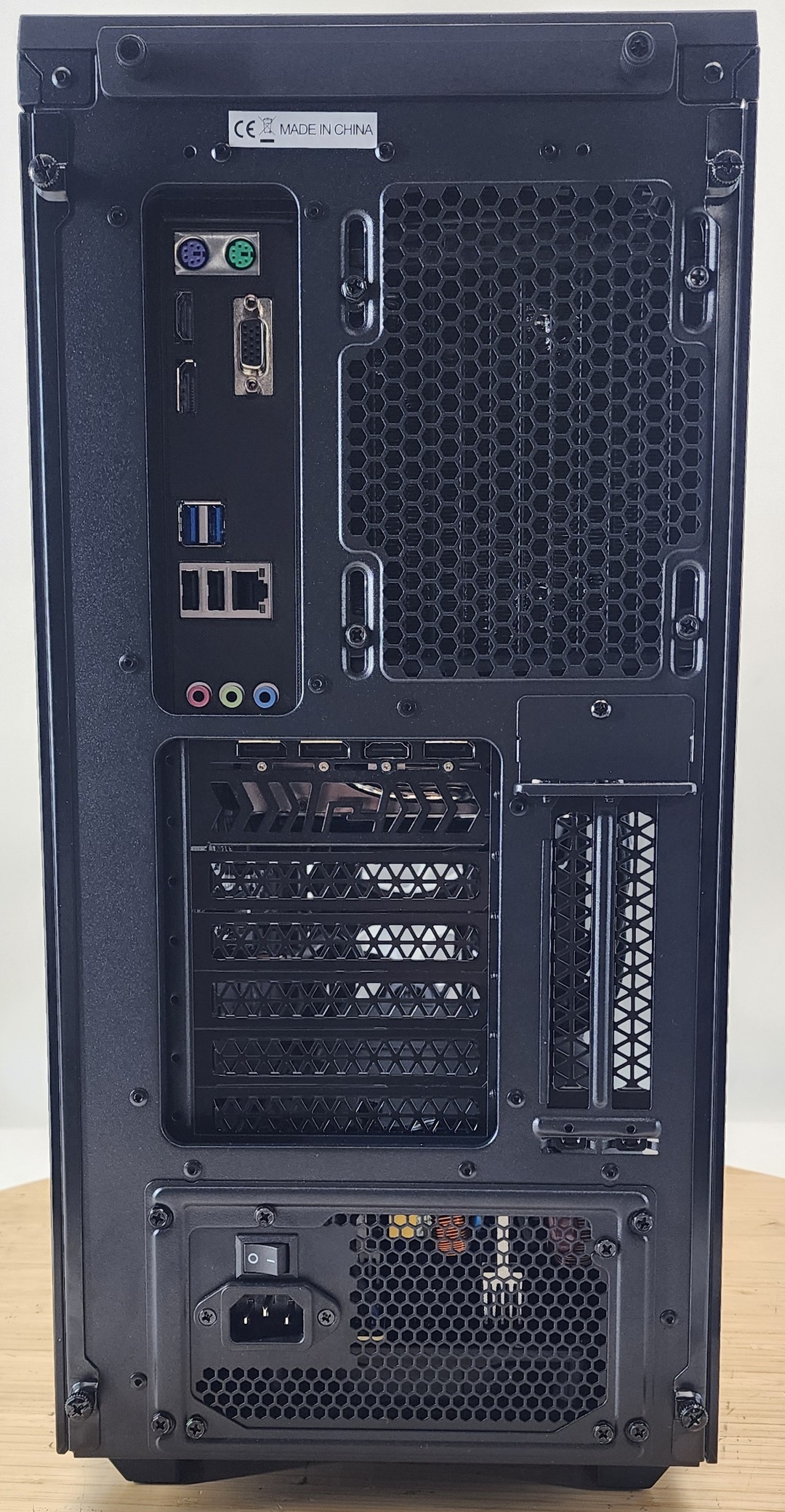 Gaming PC i3-14100F 8GB RAM 500GB SSD RX 6600 XT 8GB Windows 11