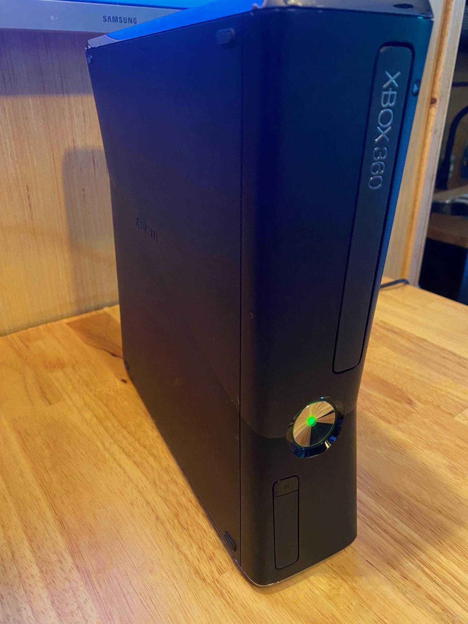 RGH 3 Xbox 360 slim | 500 GB | Corona V4