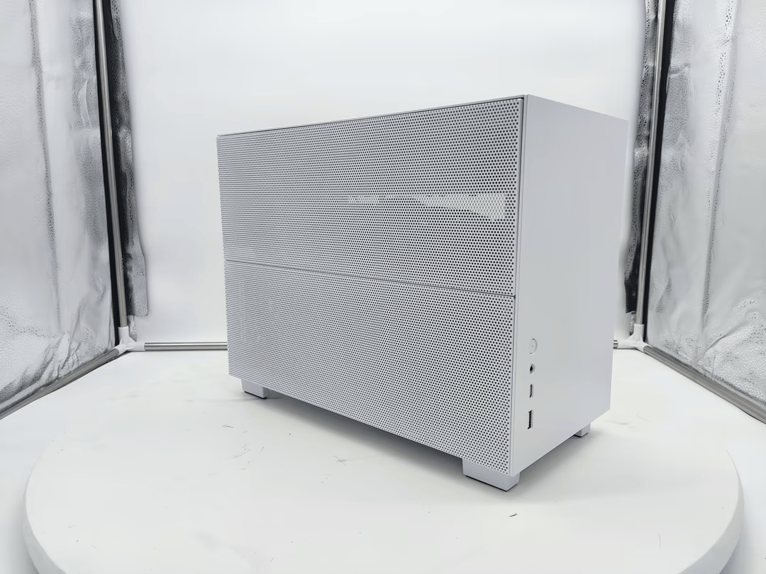 Compact Monster Q58! | 5700G | 6700XT | 2x8GB 3200MHz Ram | 1TB PCIE 3.0 NVME | 240mm AIO