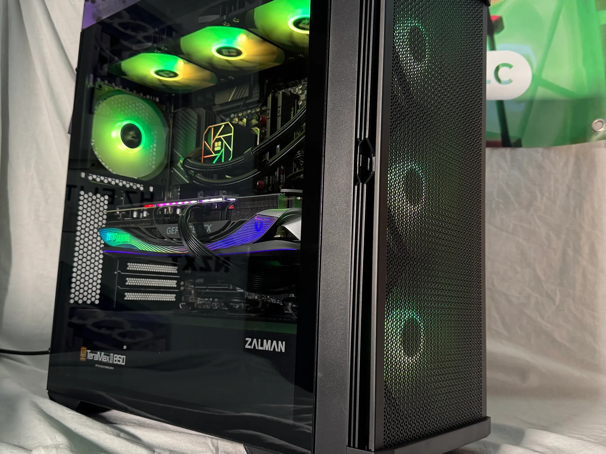 RTX 4070ti 7700x Gaming PC