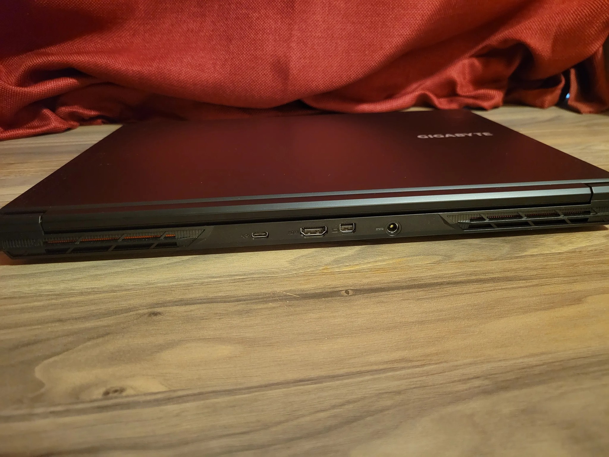 GIGABYTE - 16" 165Hz Gaming Laptop IPS - Intel i7-13620H with 32GB RAM - NVIDIA RTX 4060 - 1TB SSD