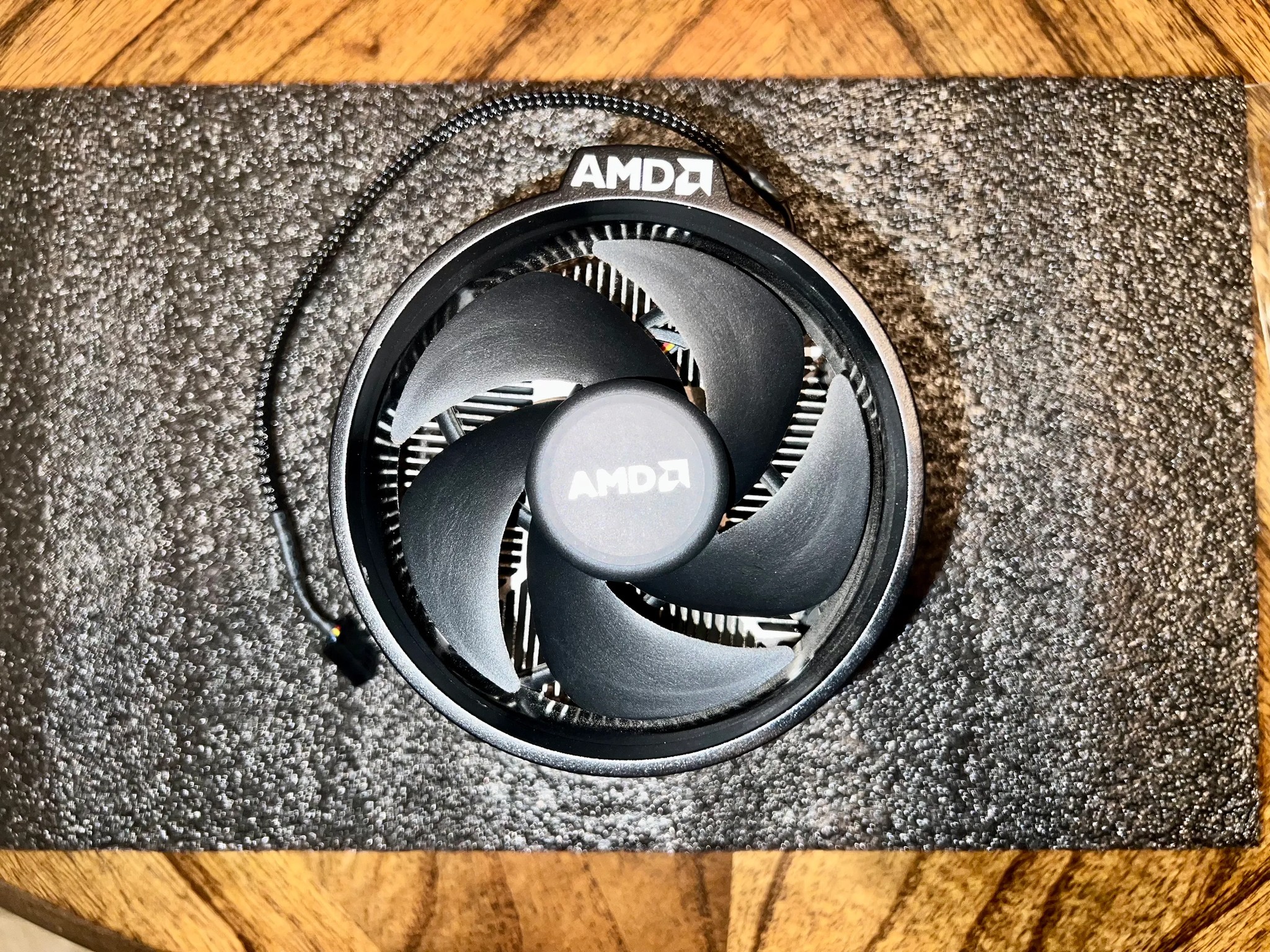 AMD Ryzen 5 1600 w/ stock cooler