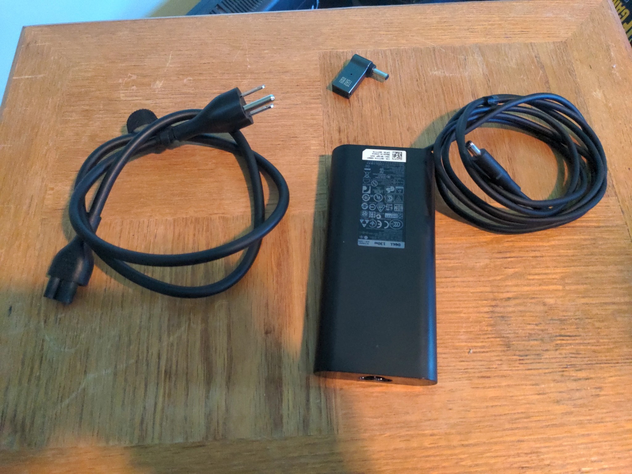 Dell XPS 9560 (4k, i7, 16GB, 1TB, 1050)