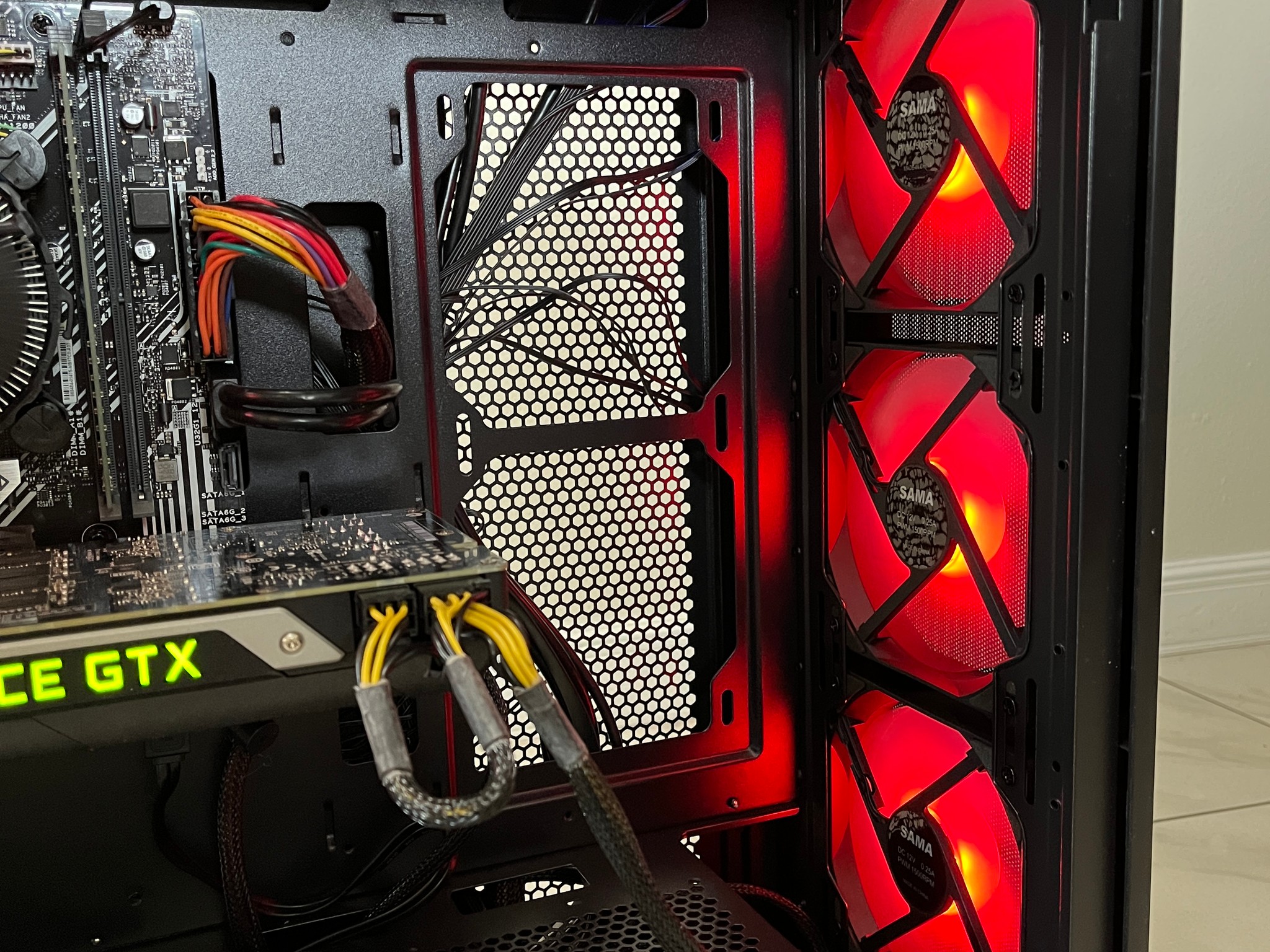 NVIDIA GTX TITAN X 12GB, Intel Core i3-10100, 16GB RAM, 1TB