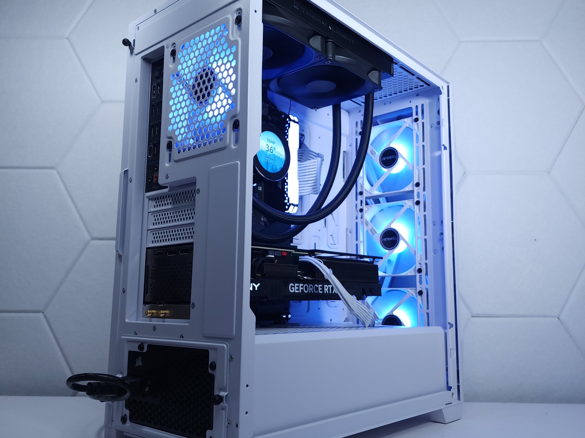 💙🤍RTX 4070Ti | Ryzen 9 5900X | 32GB 3600MHz | 1TB NVMe Gen4