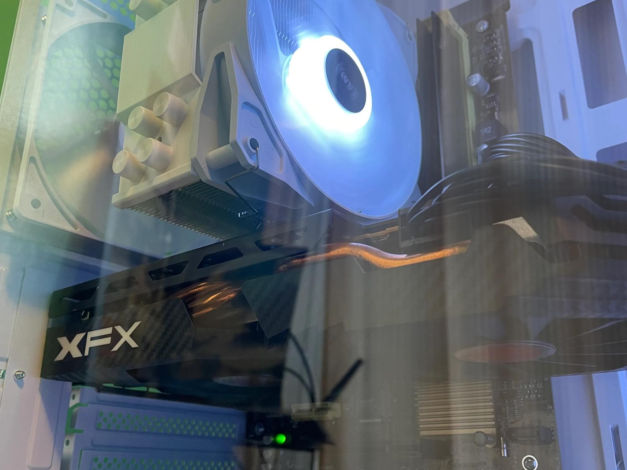 SLEEK Glass Gaming PC | Intel i5 / Nvidia GTX970 / 8GB / 600GB Win 10 Pro WiFi