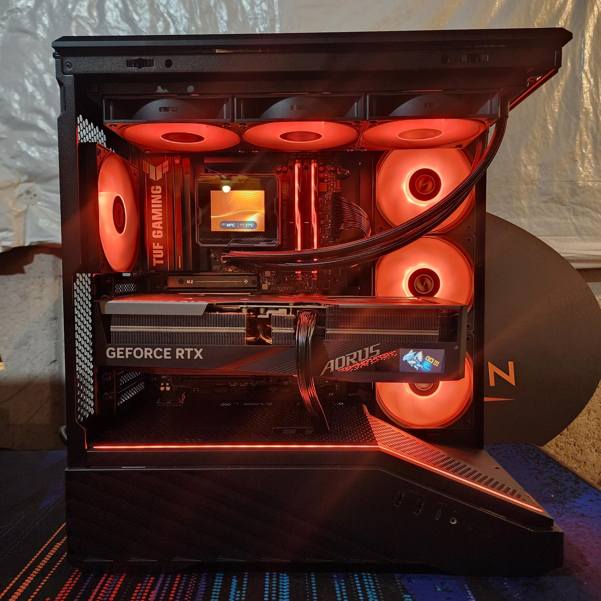 RTX 4080 / Ryzen 7 7800X3D / 32GB DDR5 RAM / 2TB NVMe