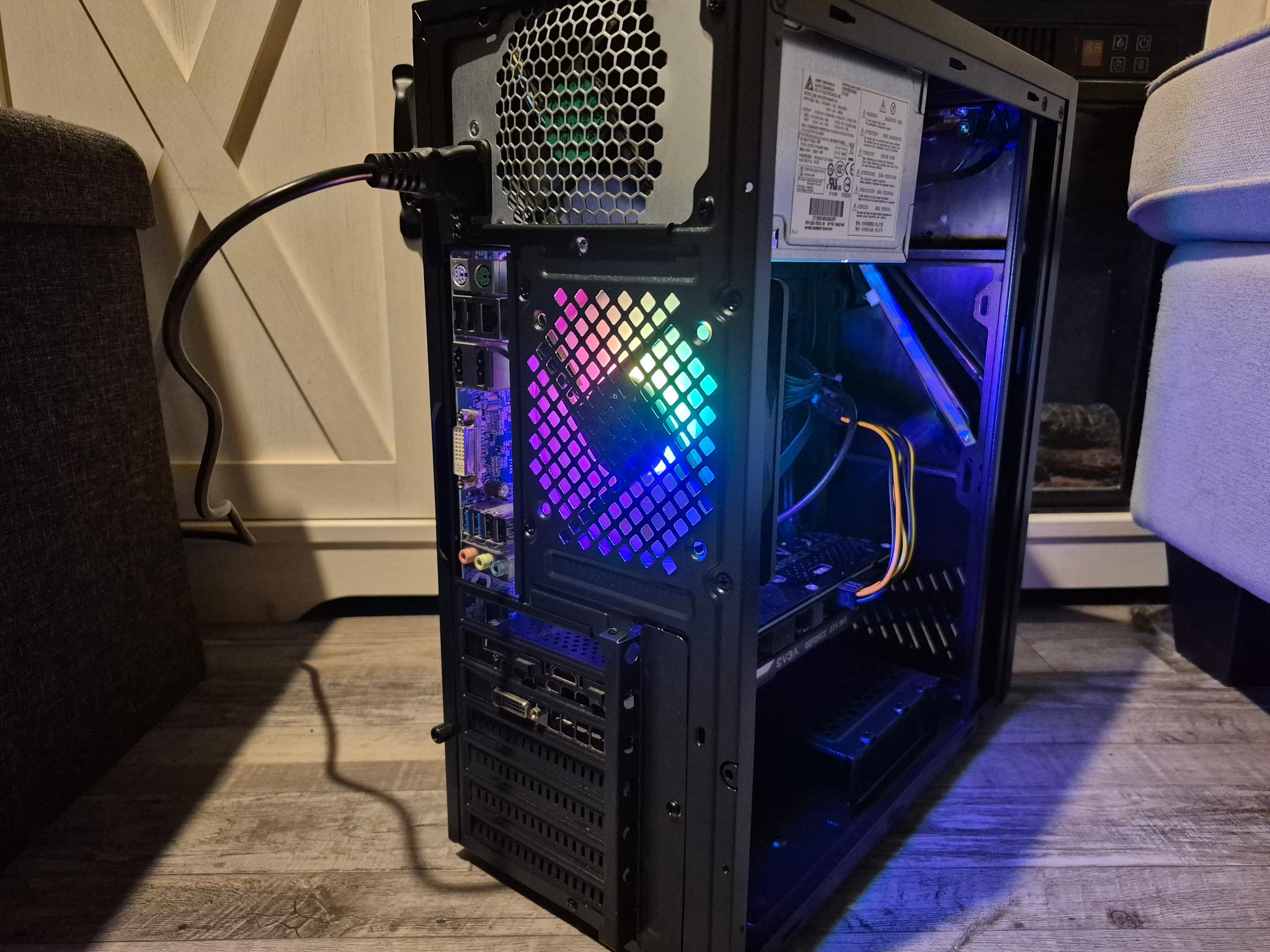 80 FPS Fortnite | i5-4570, 16GB RAM, GTX 960 4GB, 512GB SSD, Win10