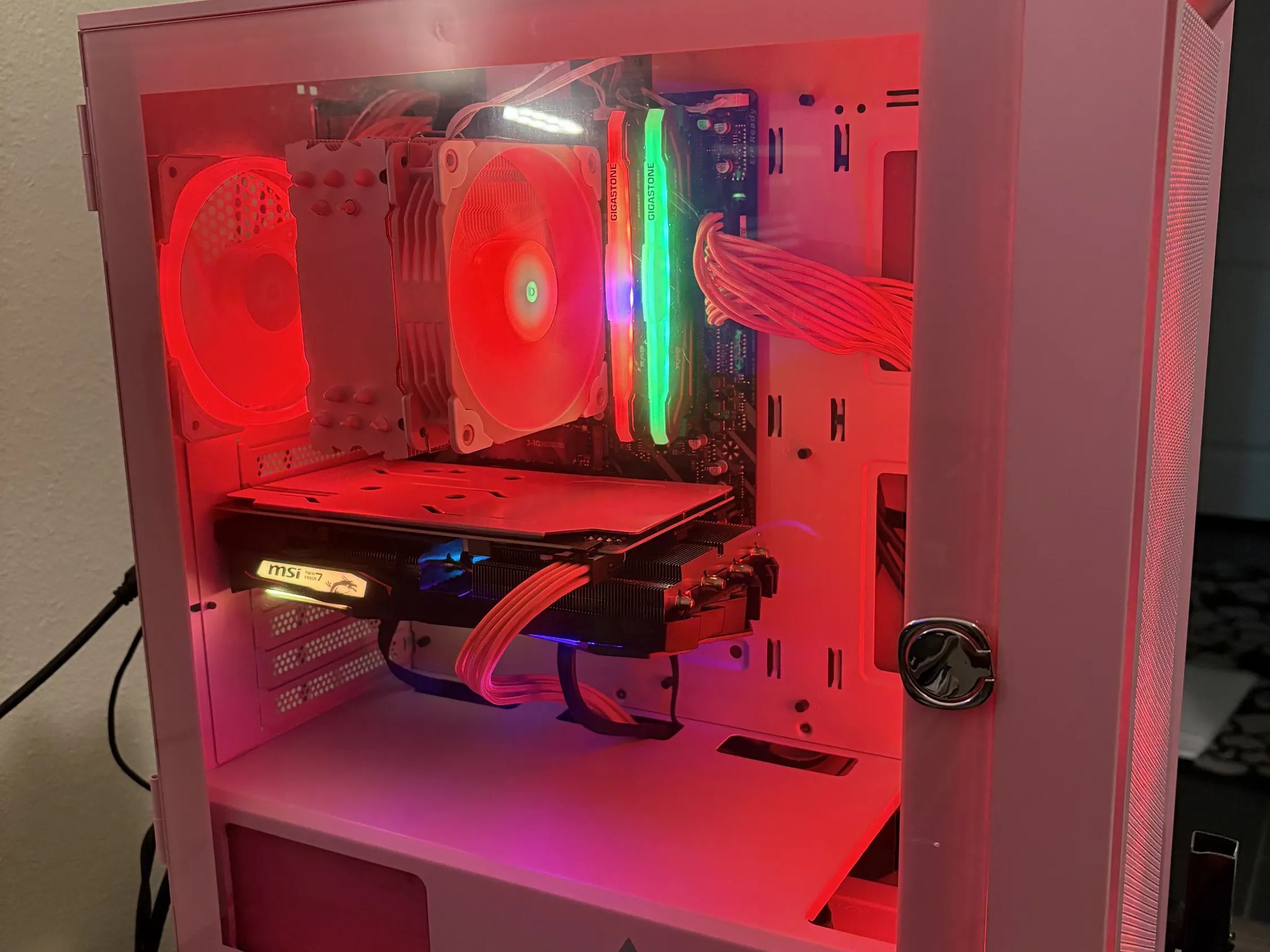 Perfect Pink Starter PC For Your Girlfriend | 2700X + 2060