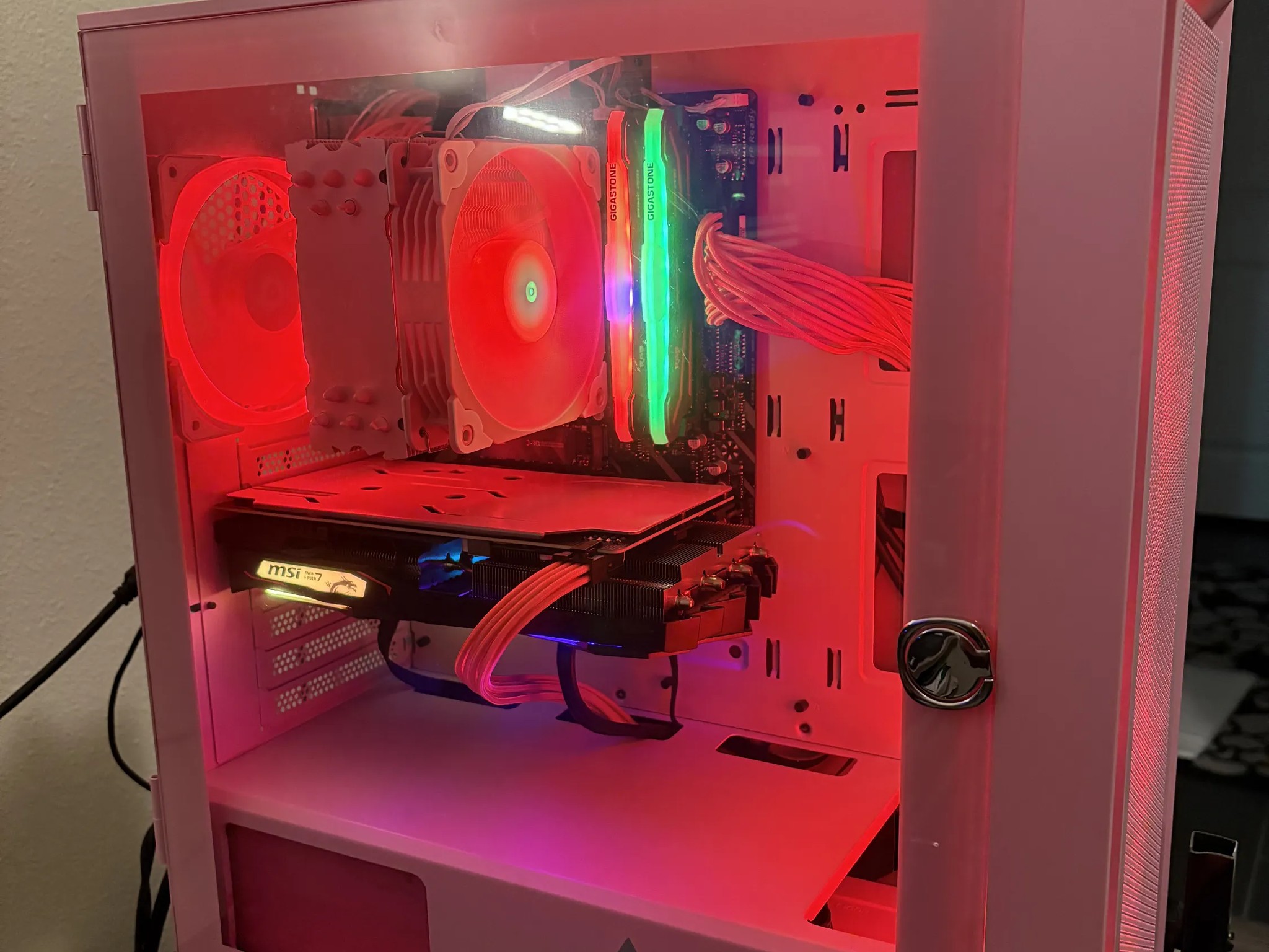 Perfect Pink Starter PC For Your Girlfriend | 2700X + 2060