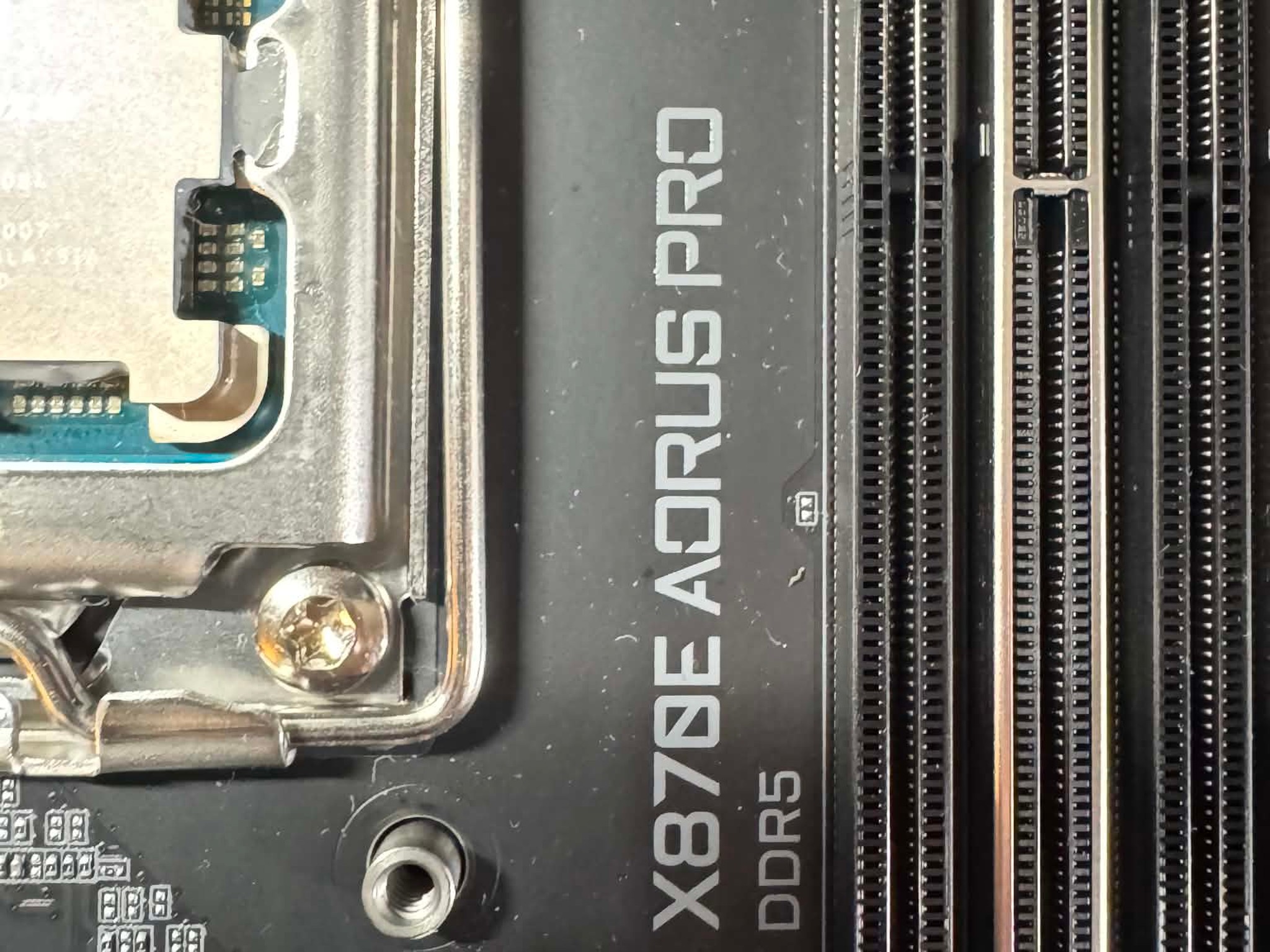 Ryzen 7 9800X3D AM5 CPU + Aorus X870E PRO AM5 Motherboard