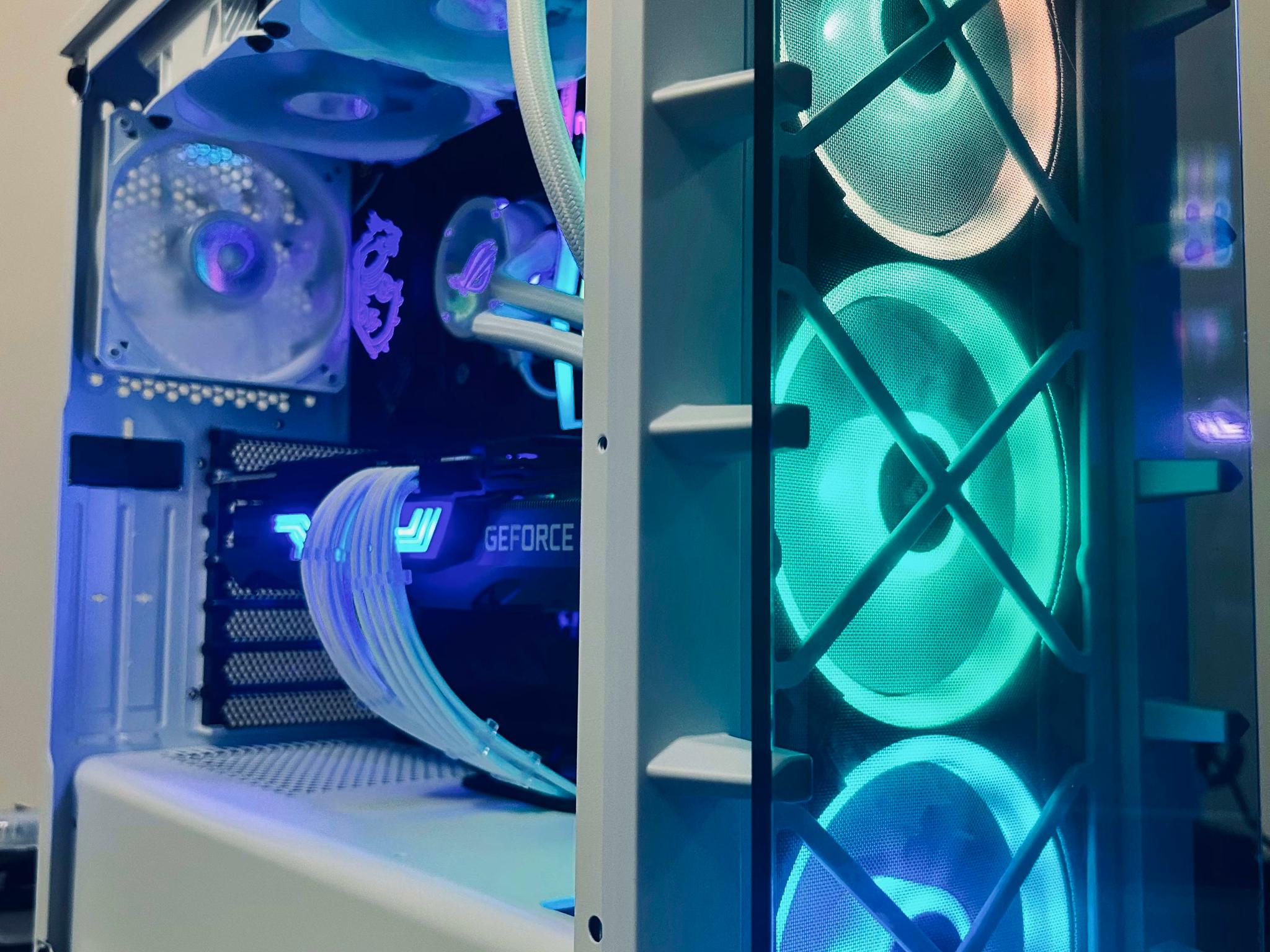 White Claw 🗡️| Rtx 3080 10GB, I7-12700kf High-End Gaming PC