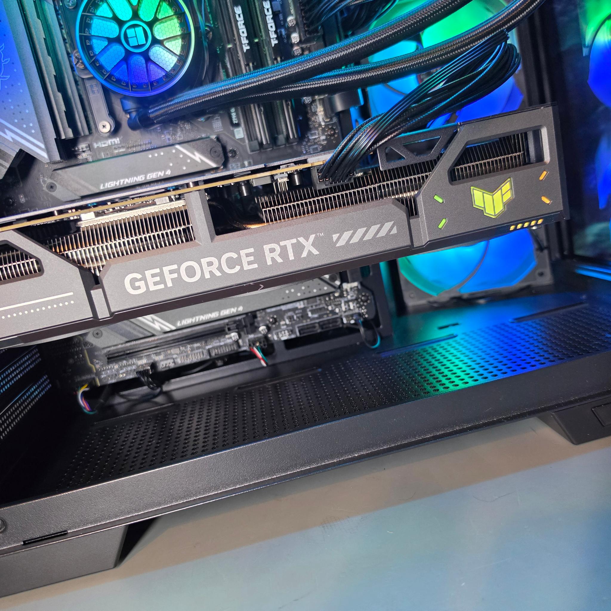 ASUS RTX 5070 12gb + Intel Core i7 14700f