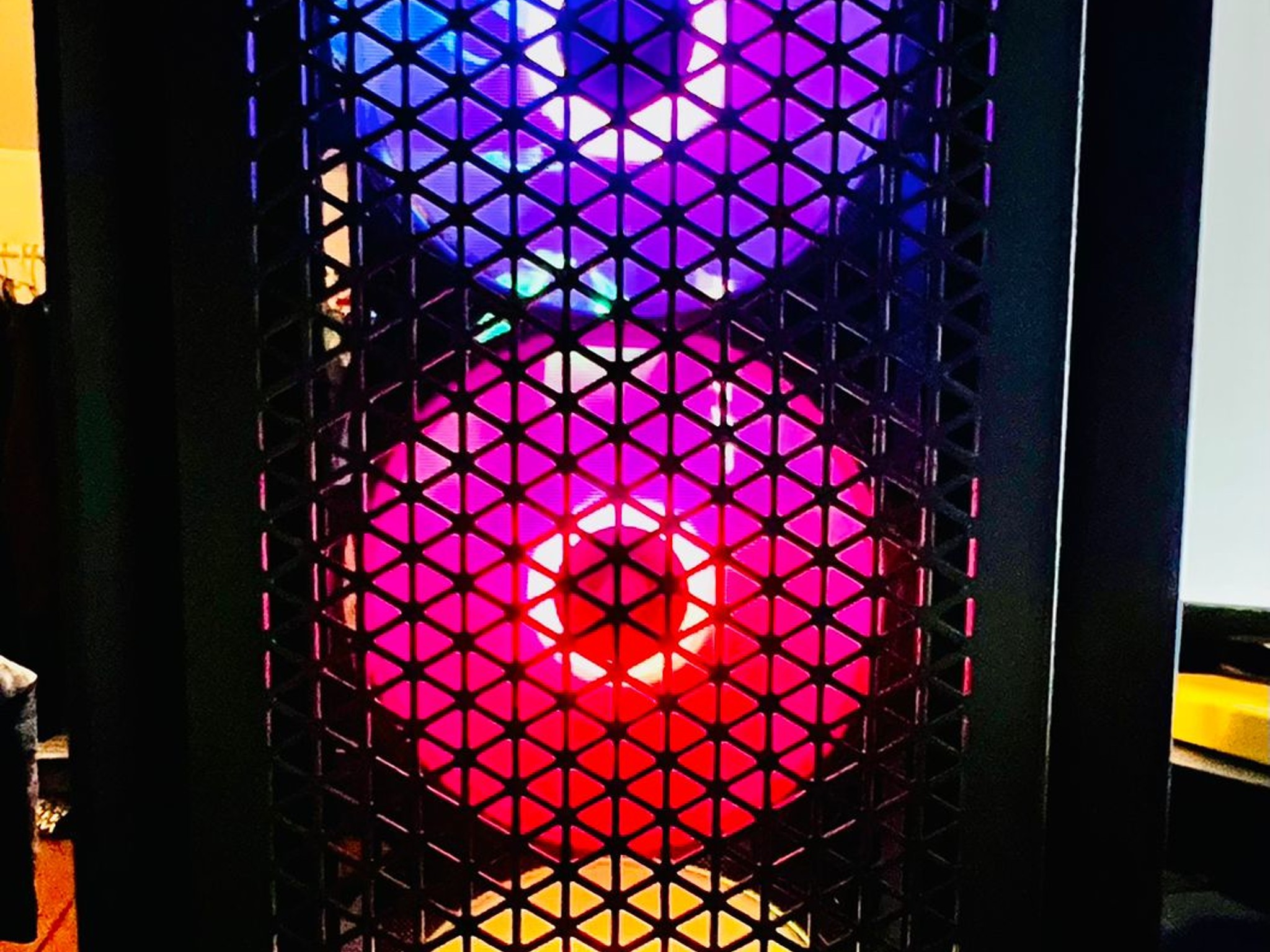 CORSAIR VENGEANCE i7400 Gaming PC Max Specs.