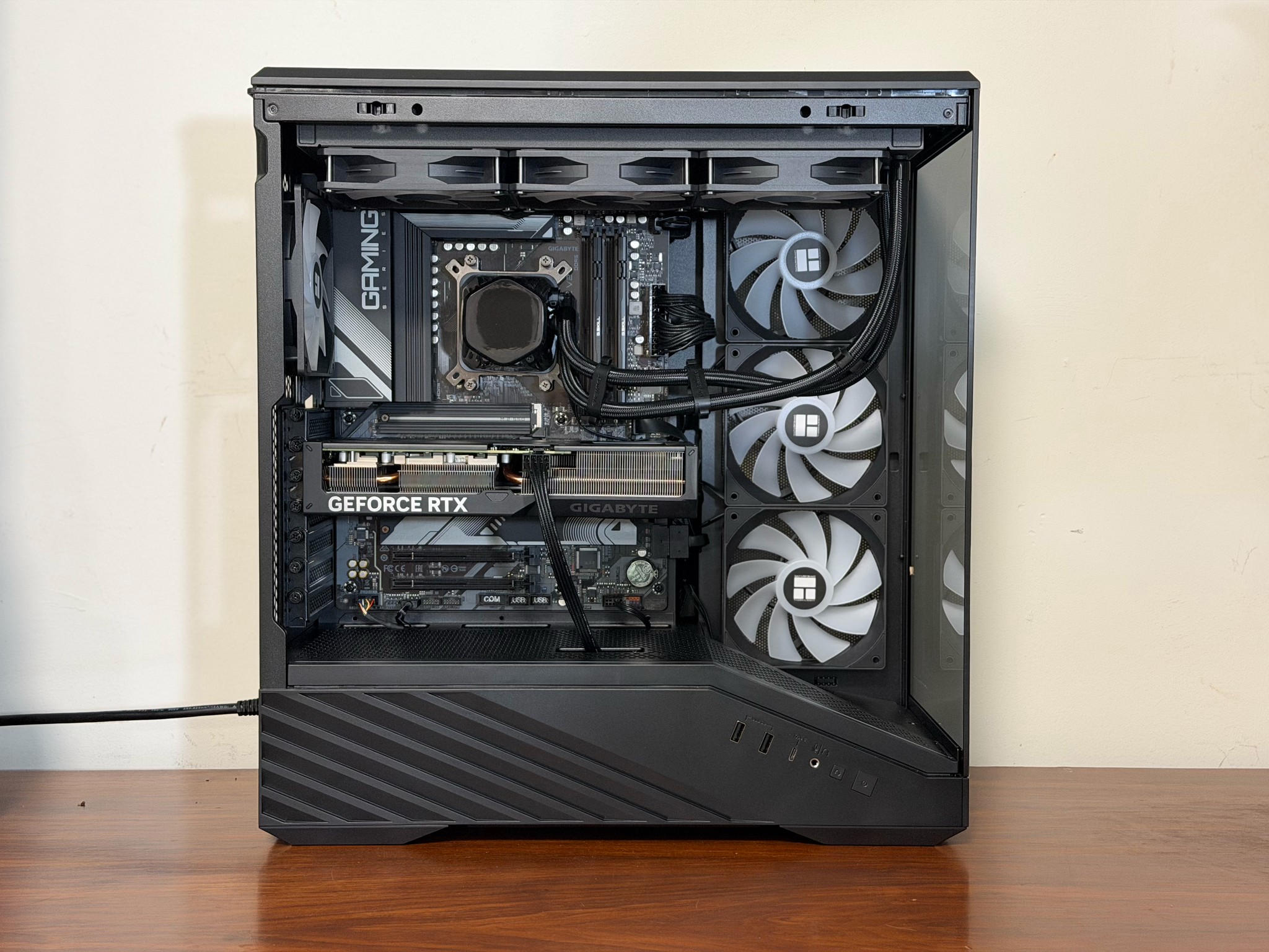 RTX 4070 | Ryzen 5 7600X | 32GB DDR5-6000 | B650 | 2TB SSD | 750W PSU