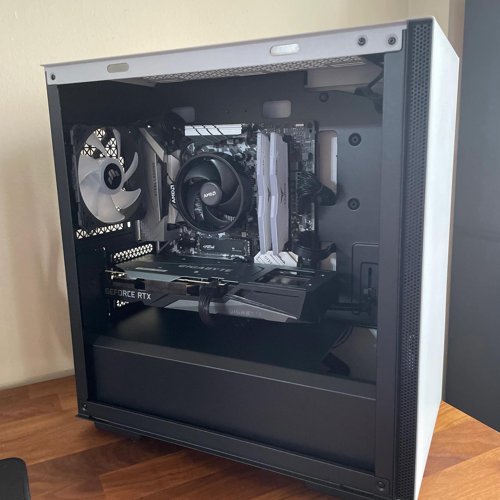 The Mini Legend // RTX 3060 12GB // Ryzen 5 5500