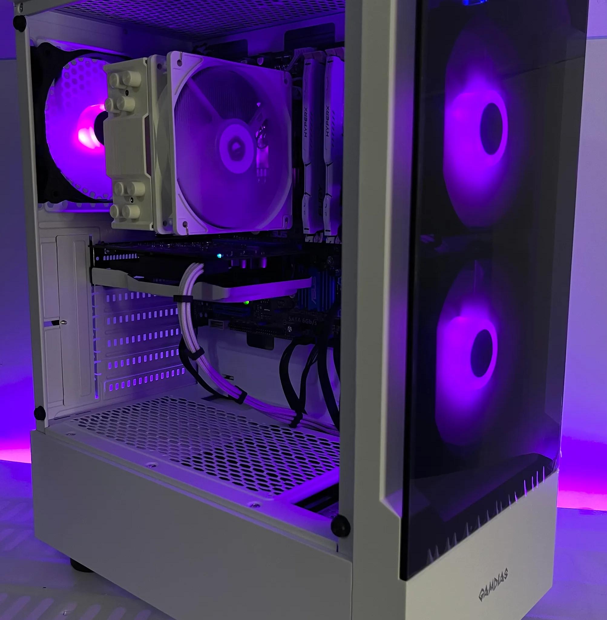 White RGB i7 Gaming PC (E3-1230 v2, 16GB RAM, RX 560, 256GB SSD/1TB HDD