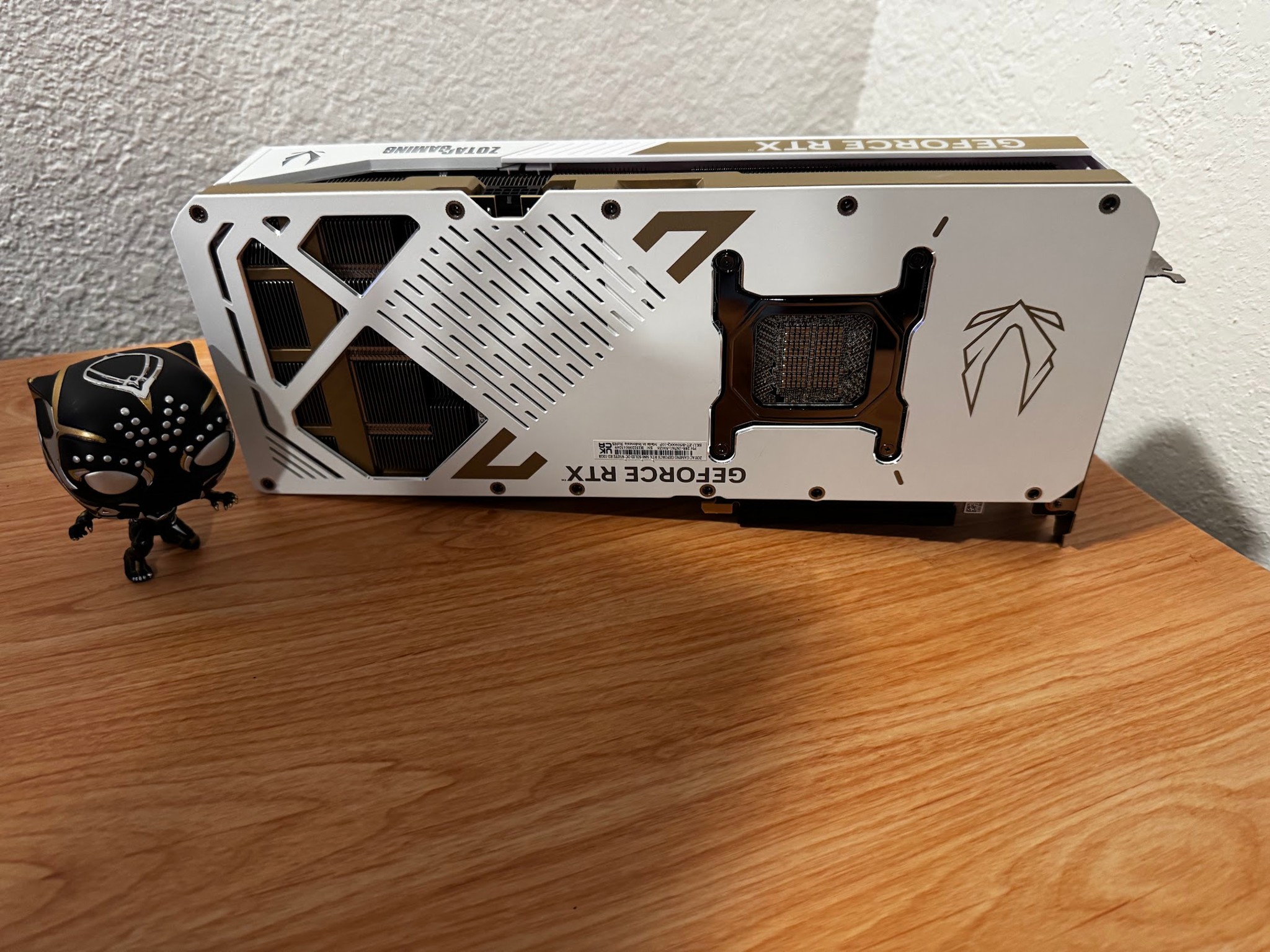 ZOTAC GAMING GeForce RTX 5090 SOLID OC White Edition