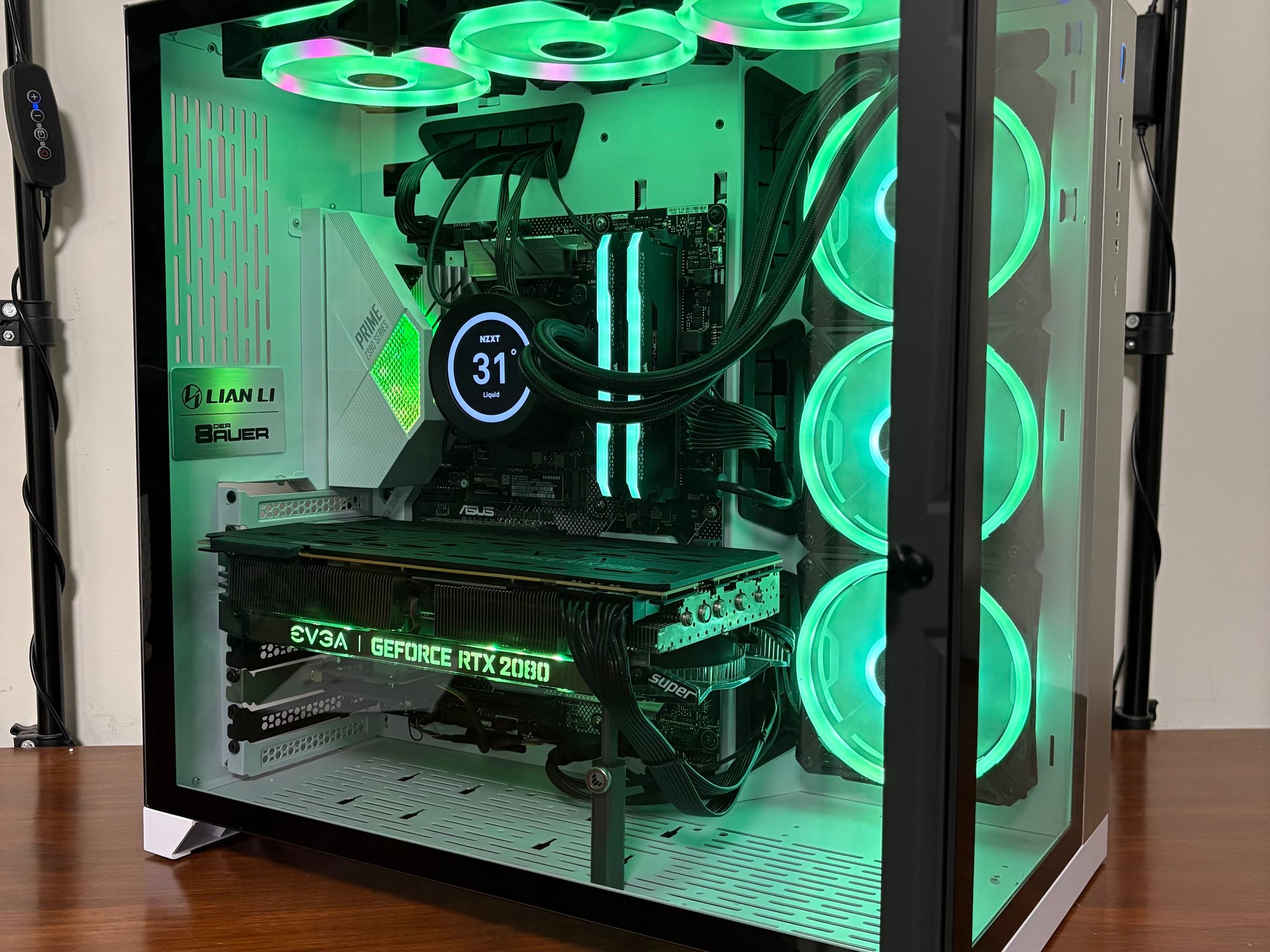 RTX 2080 SUPER | i7-9700F | 32 GB DDR4 | 1 TB NVMe + 2 TB HDD | 850 W PSU | 360MM AIO | Lian Li O11