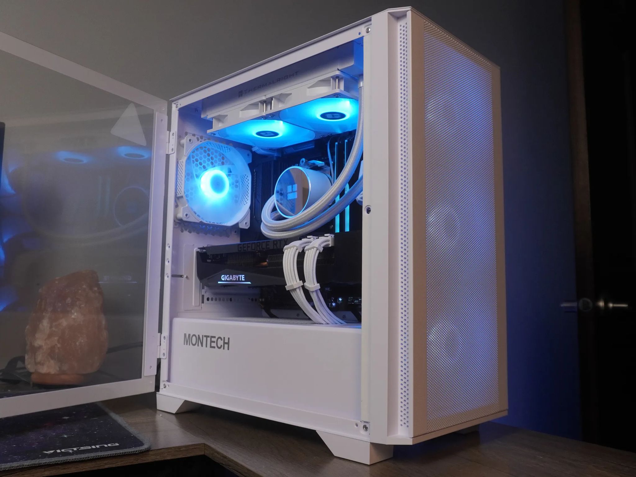 🤍ARCTIC BEAST🤍 1440p/1080p MACHINE 💚RTX 3070ti 🧡 Ryzen 5 9600x | 1TB NVME | 32GB | WIN ACTIVATED