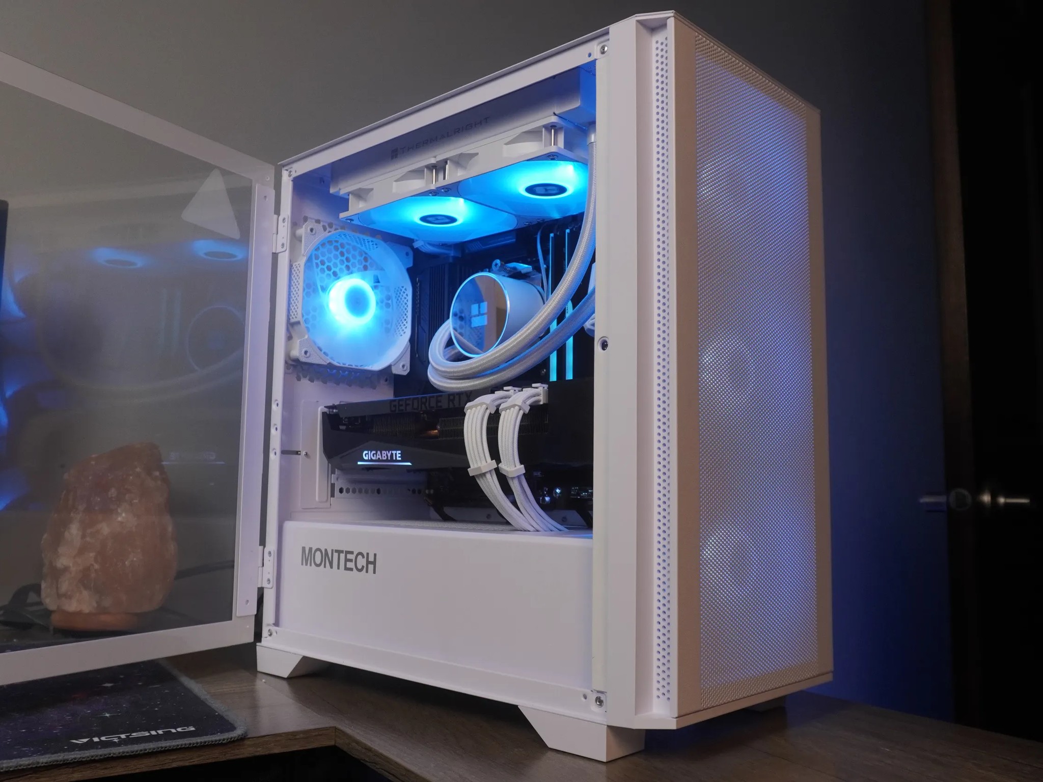 🤍ARCTIC BEAST🤍 1440p/1080p MACHINE 💚RTX 3070ti 🧡 Ryzen 5 9600x | 1TB NVME | 32GB | WIN ACTIVATED