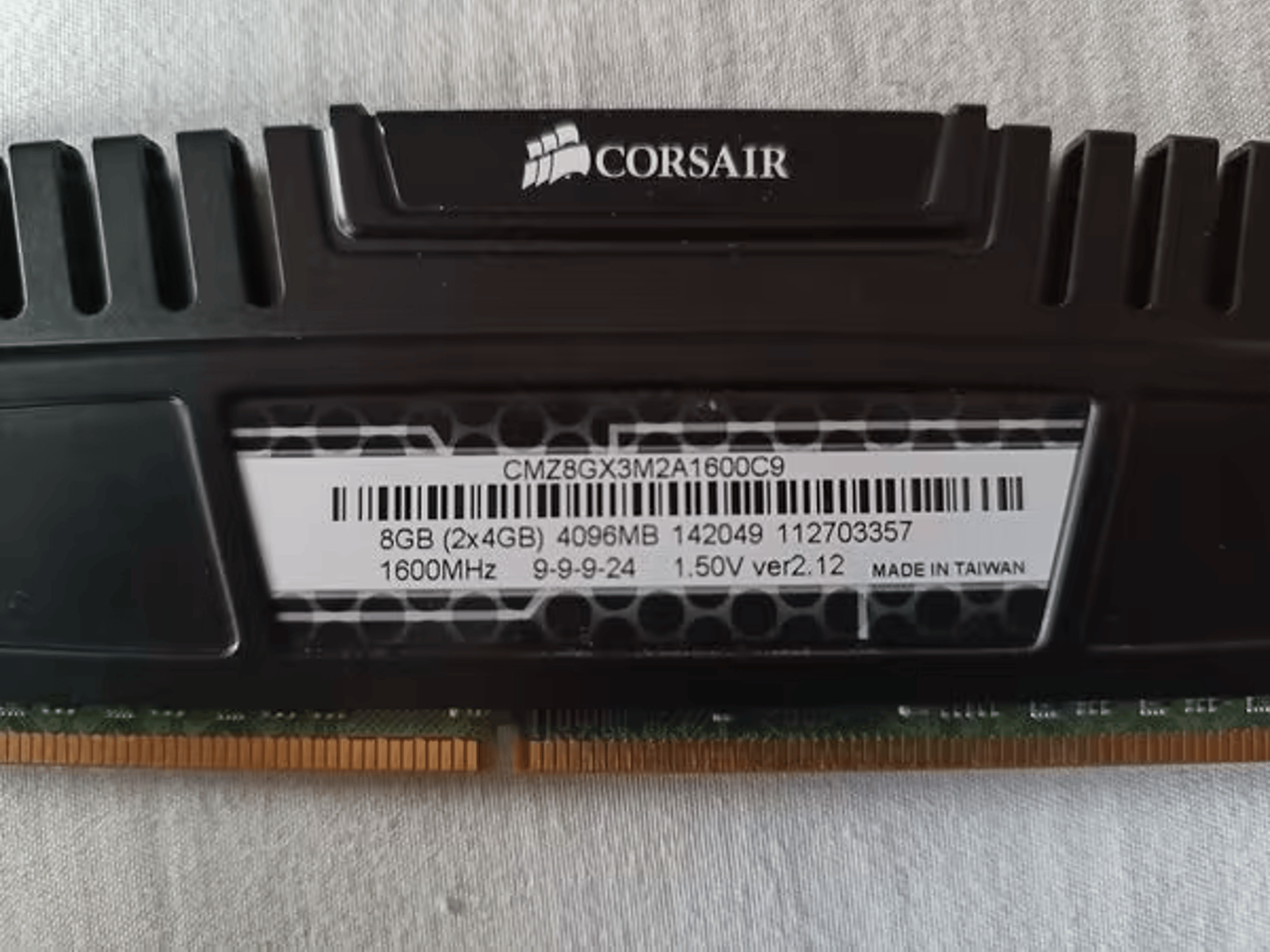 Corsair Vengeance 8 GB (2x4 GB) DDR3-1600 CL8 RAM