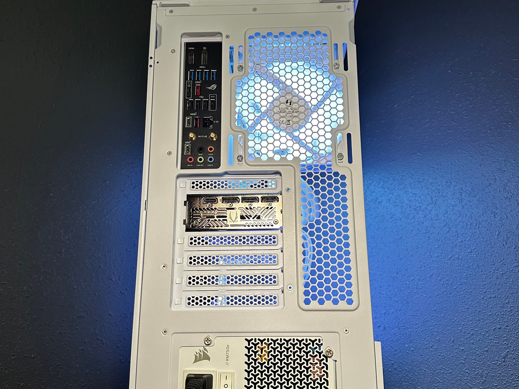 RTX 5070 Gaming PC | Ryzen 9 7900X | 48GB DDR5 | 2TB | RGB | WIFI | WHITE
