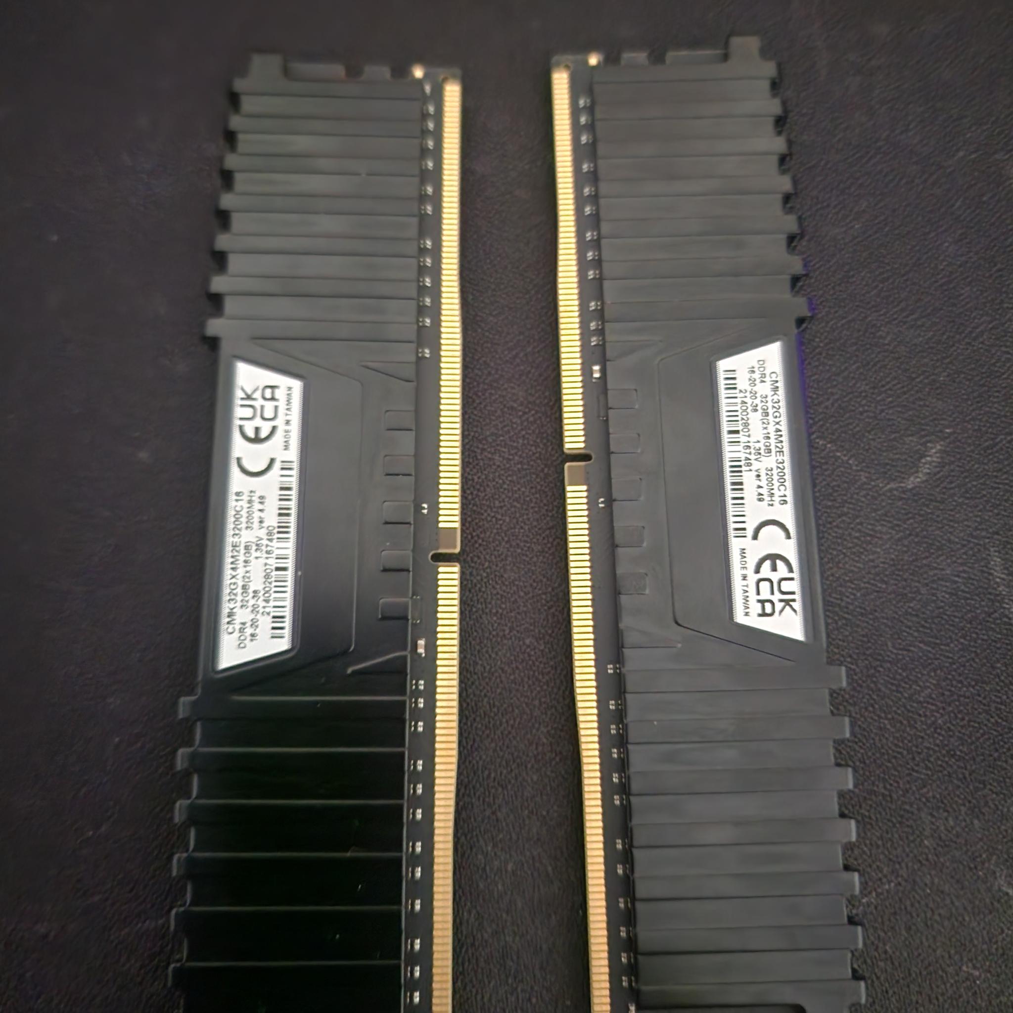 32GB CORSAIR VENGEANCE DDR4 RAM