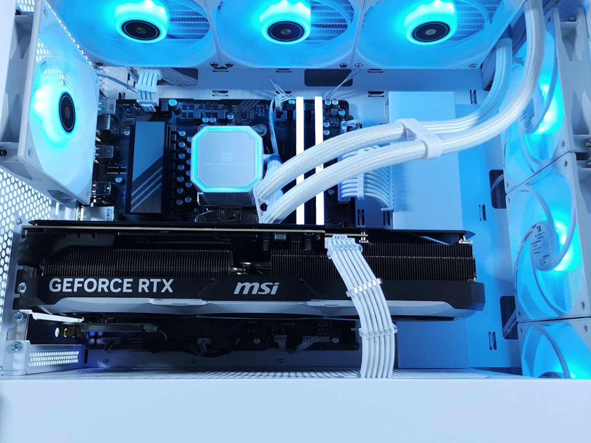 💙🤍RTX 4080 || Ryzen 7 7800X3D || 32GB 6000MHz || 2TB NVMe SSD || FREE SHIPPING 4K Gaming PC