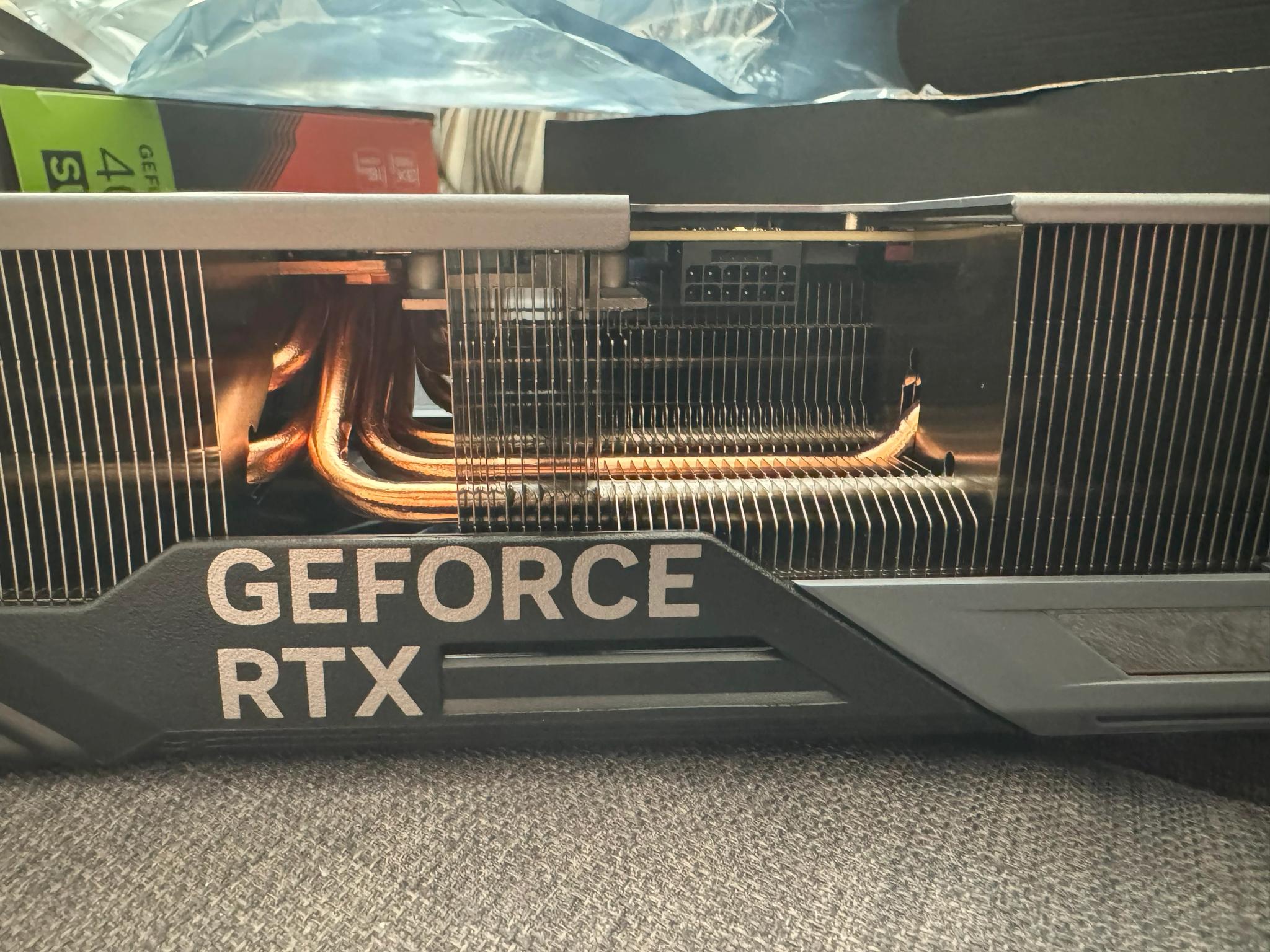 GIGABYTE - NVIDIA GeForce RTX 4080 SUPER Gaming OC 16GB GDDR6X PCI Express 4.0 Graphics Card - Black