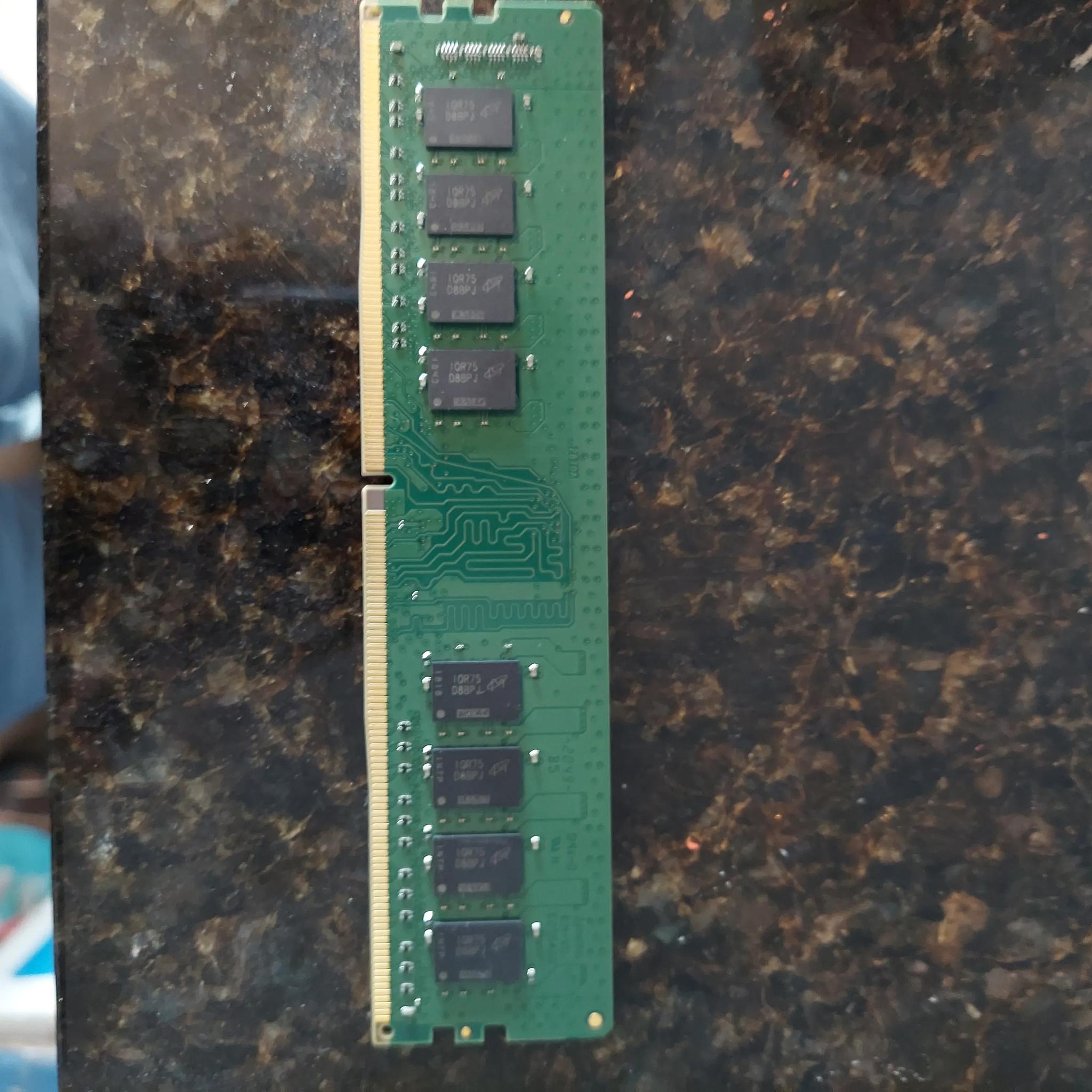 16 gb crucial ddr 4 2400mhz