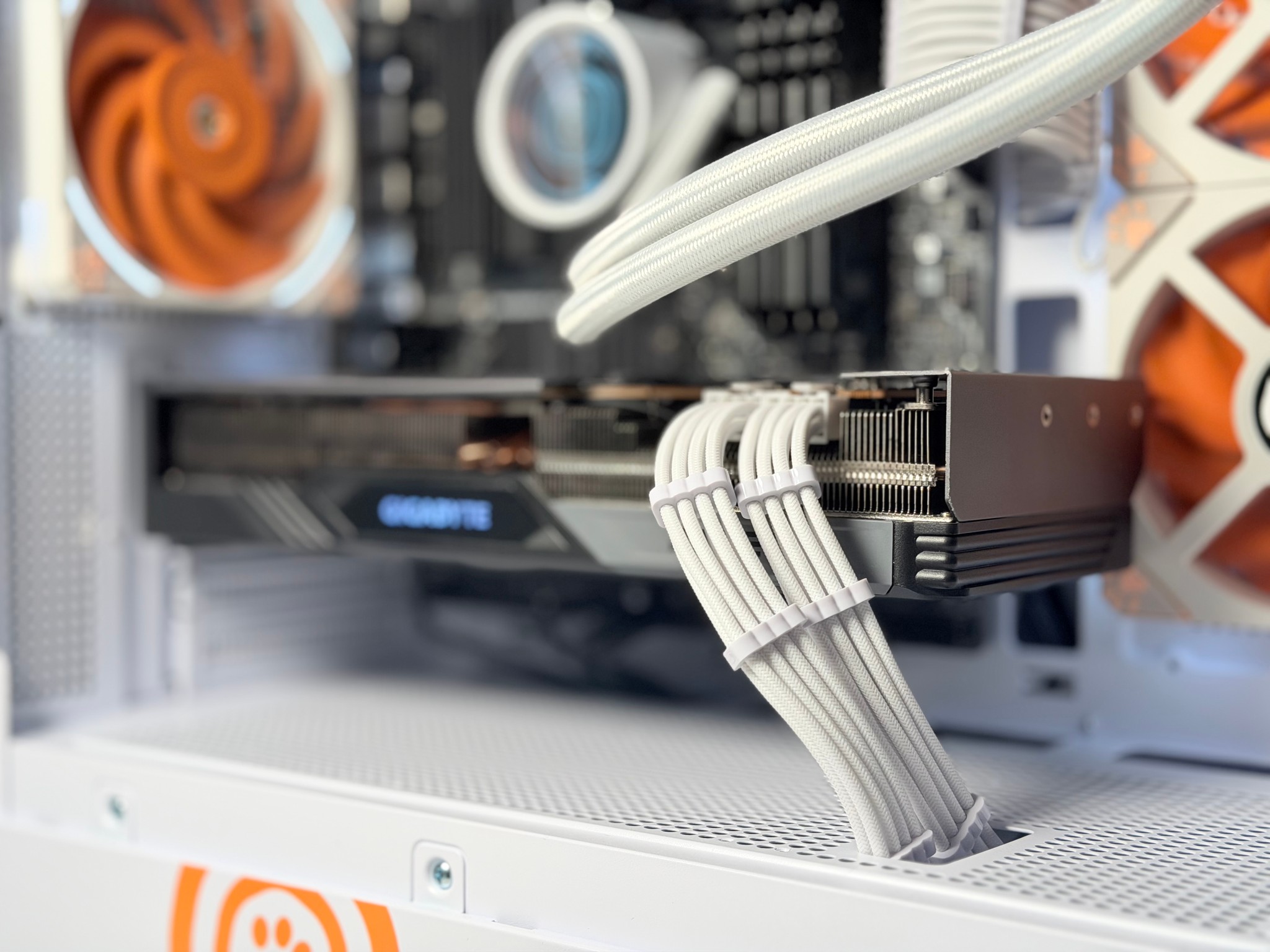 🐱 RX 7800 XT | Ryzen 7 5800XT | 32GB RAM | 2TB SSD