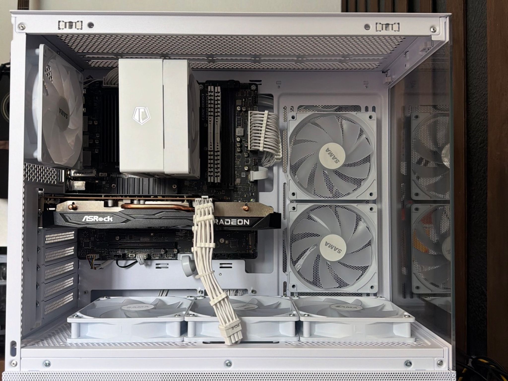 RX 6600xt, Ryzen 5500 White Gaming PC