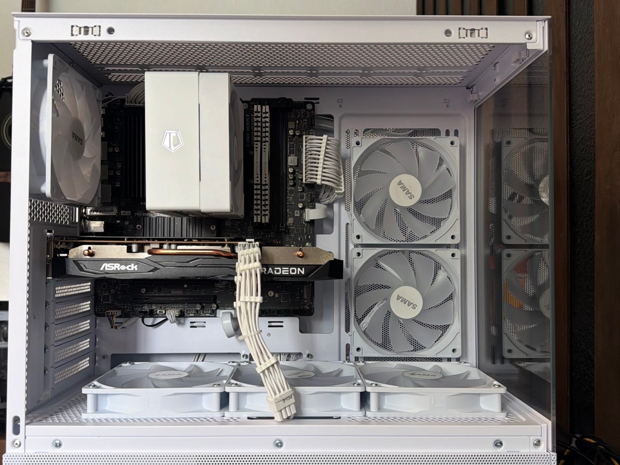 RX 6600xt, Ryzen 5500 White Gaming PC