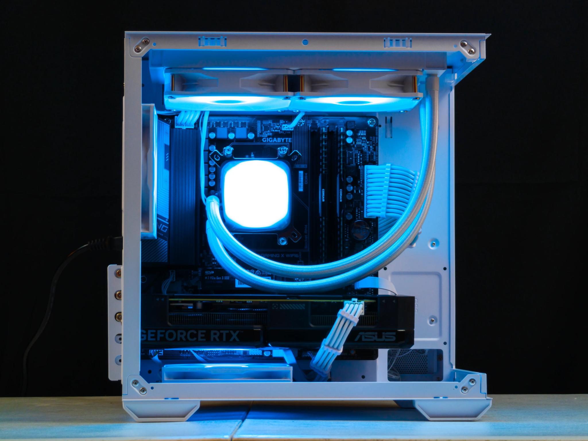 🤍🖤 RTX 4070 / Ryzen 7 5800X / 32GB Gaming PC 🖤🤍
