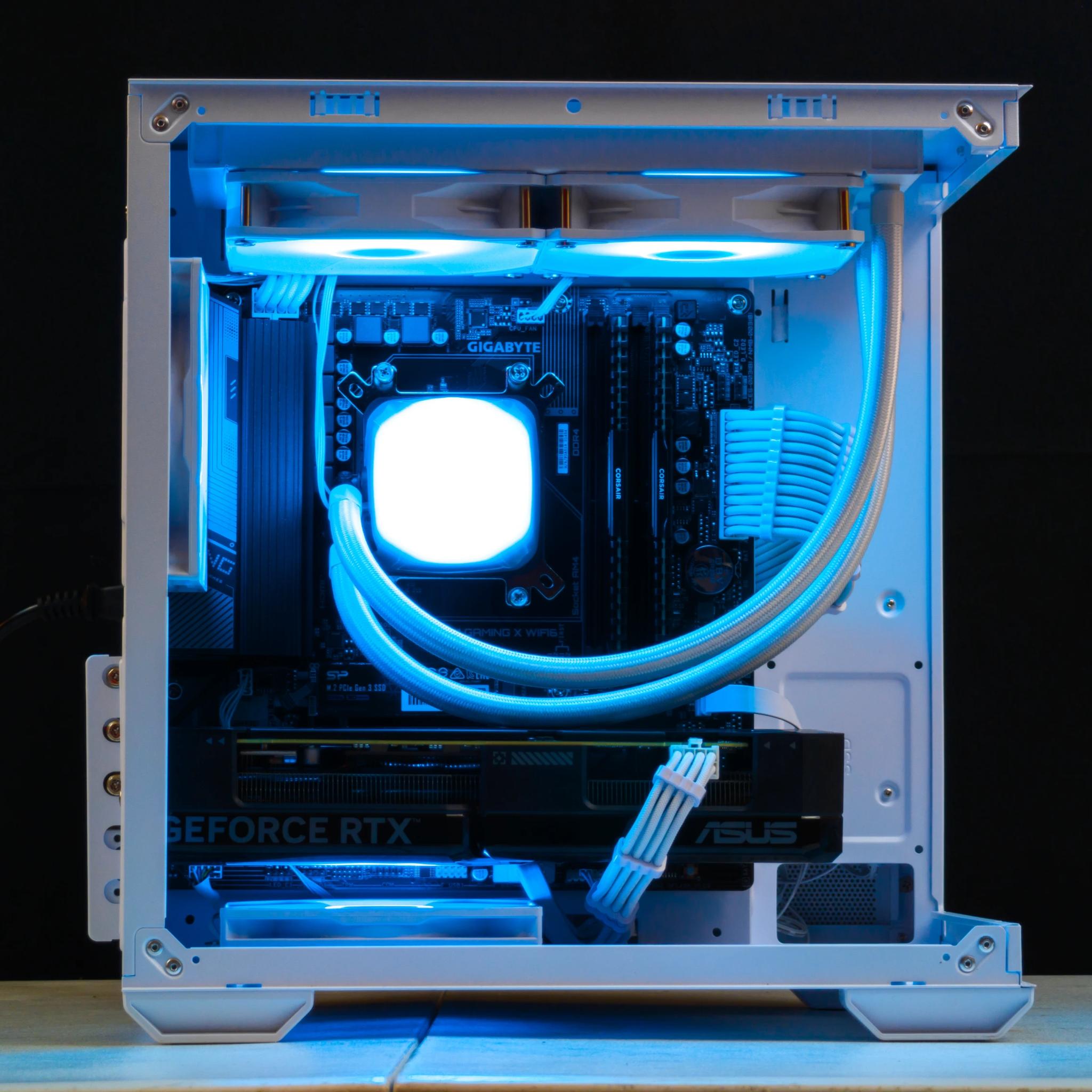 🤍🖤 RTX 4070 / Ryzen 7 5800X / 32GB Gaming PC 🖤🤍
