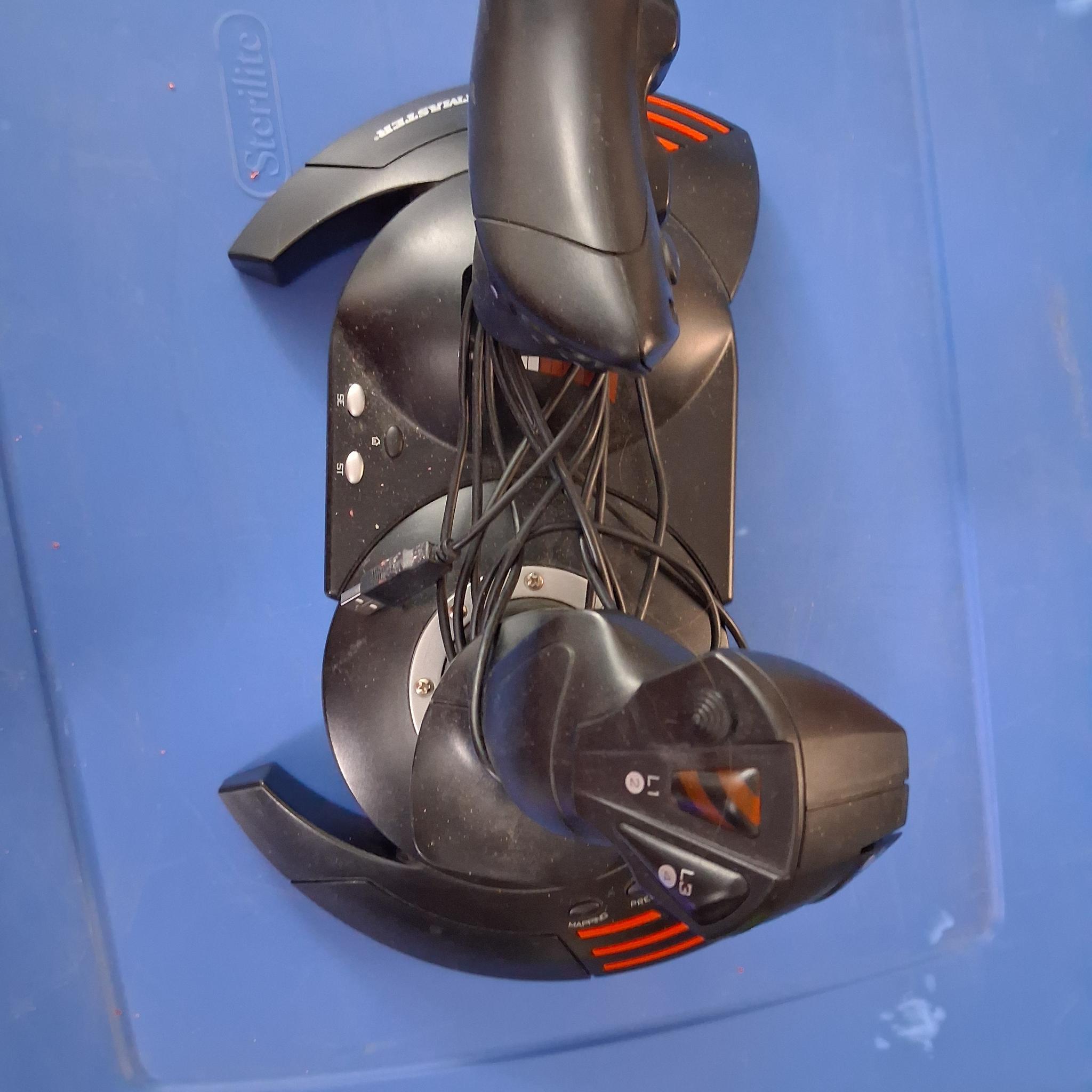 Thrustmaster T-Flight Hotas X — one-piece flight control system with twisty stick and throttle!