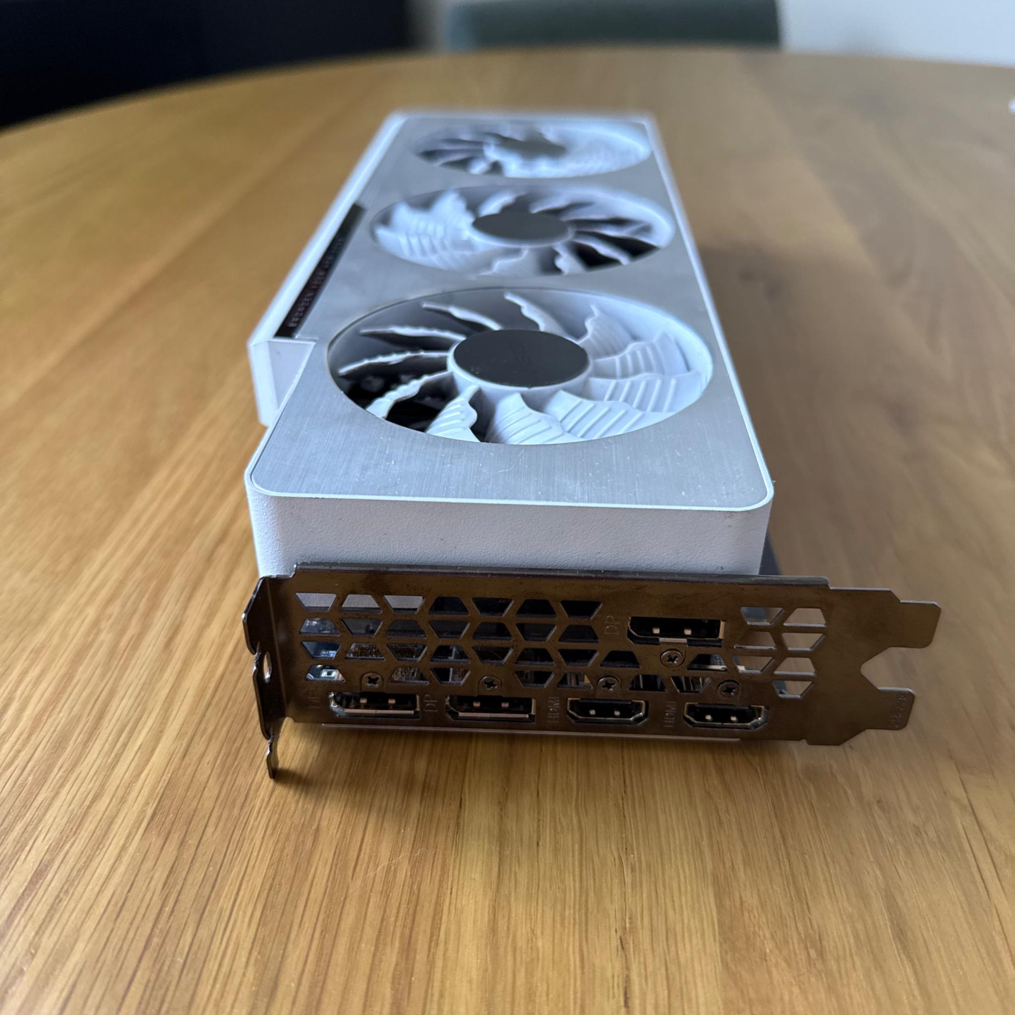 Gigabyte RTX 3080 Vision White with Original Packaging