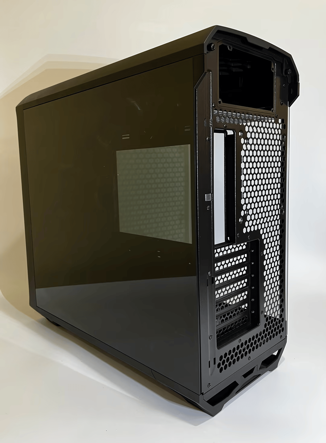 Fractal Design Torrent Black E-ATX Dark Tempered Glass Window High-Airflow Mid Tower Computer Case