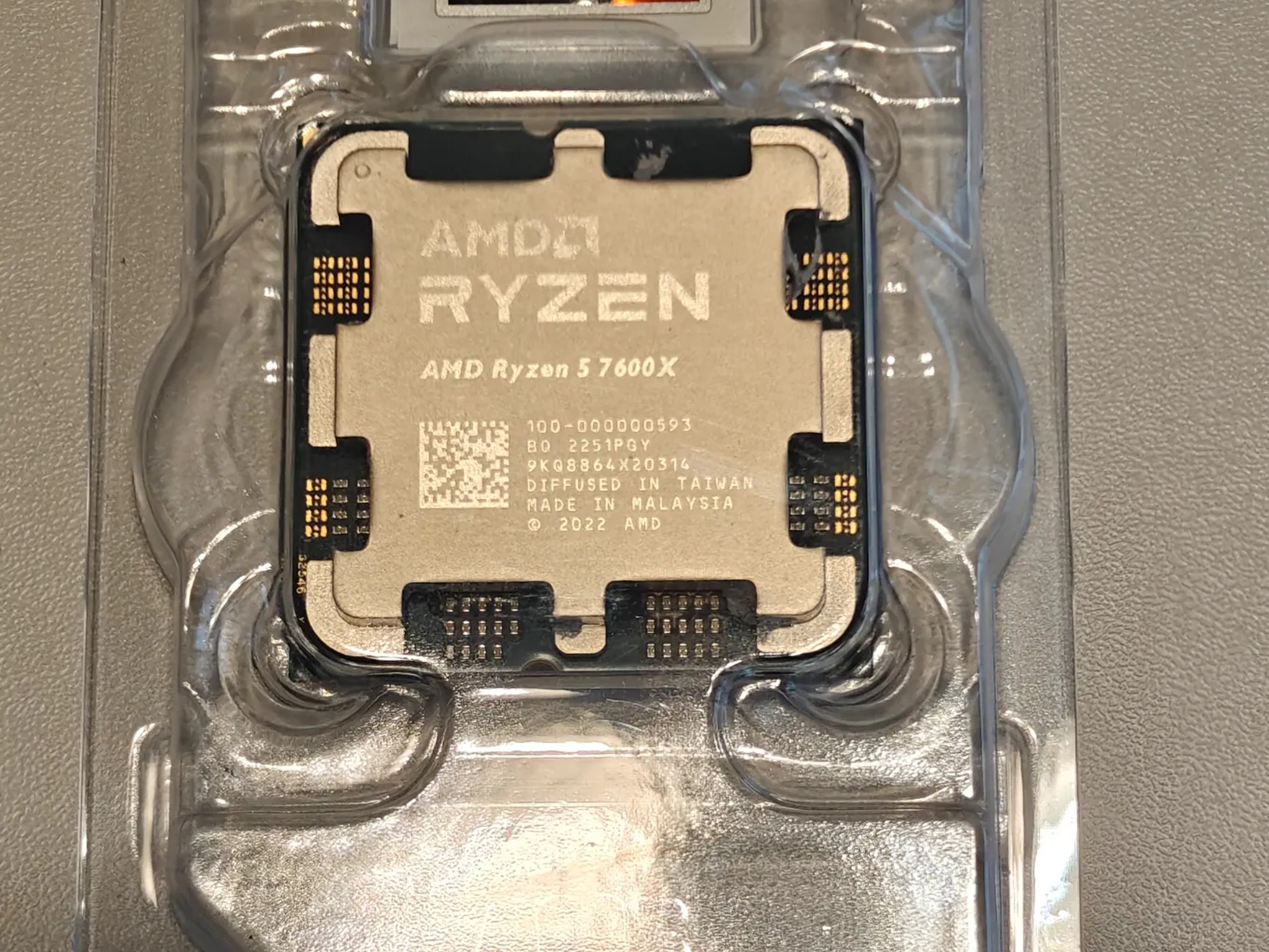 AMD Ryzen 5 7600X 6-Core, 12-Thread Unlocked Desktop Processor