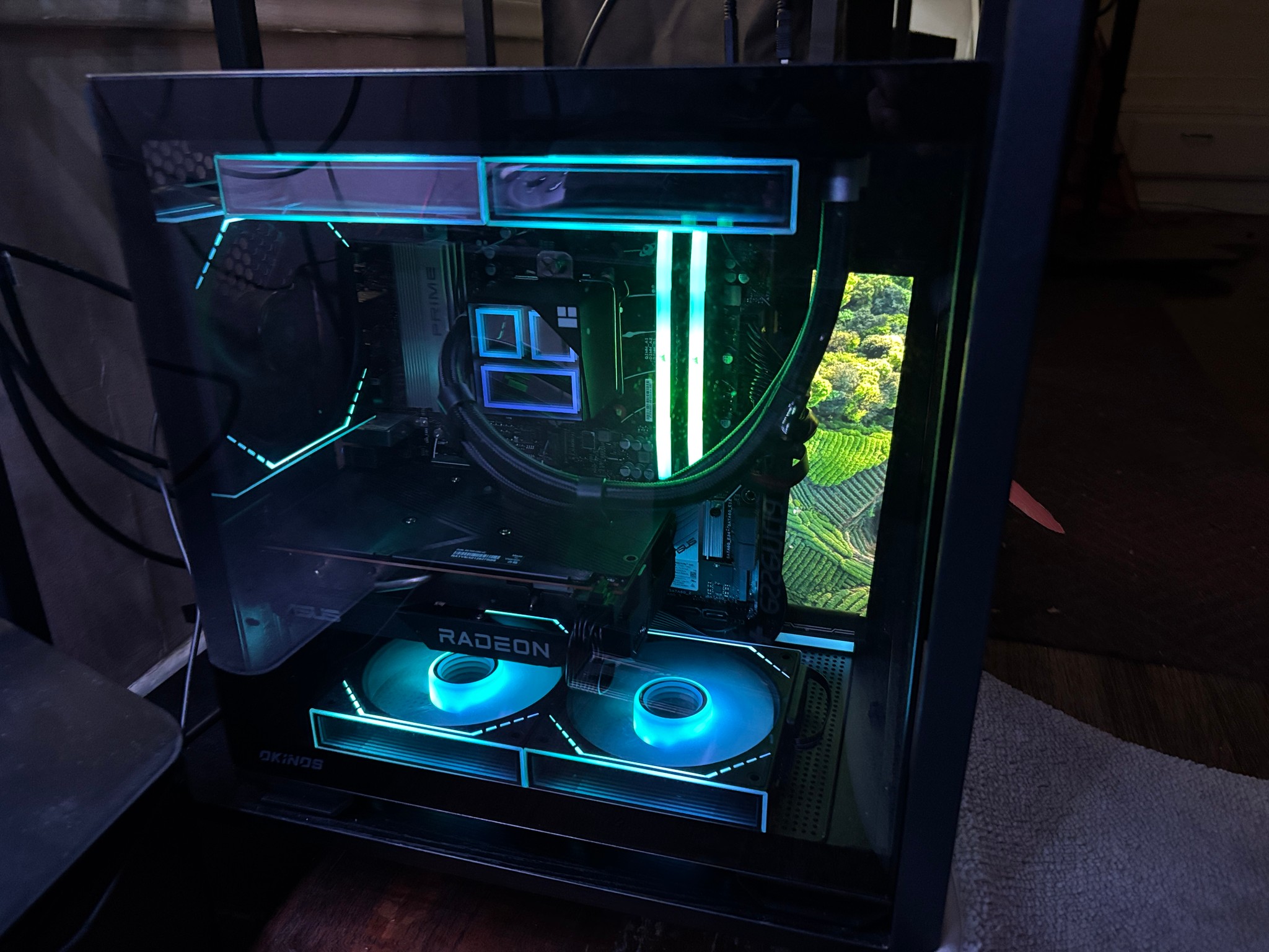 Infinity RGB | Ryzen 5 v7600x | RX 7600 | 32 GB DDR5 (6000MTs) | 1 TB SSD | digital display | 750W