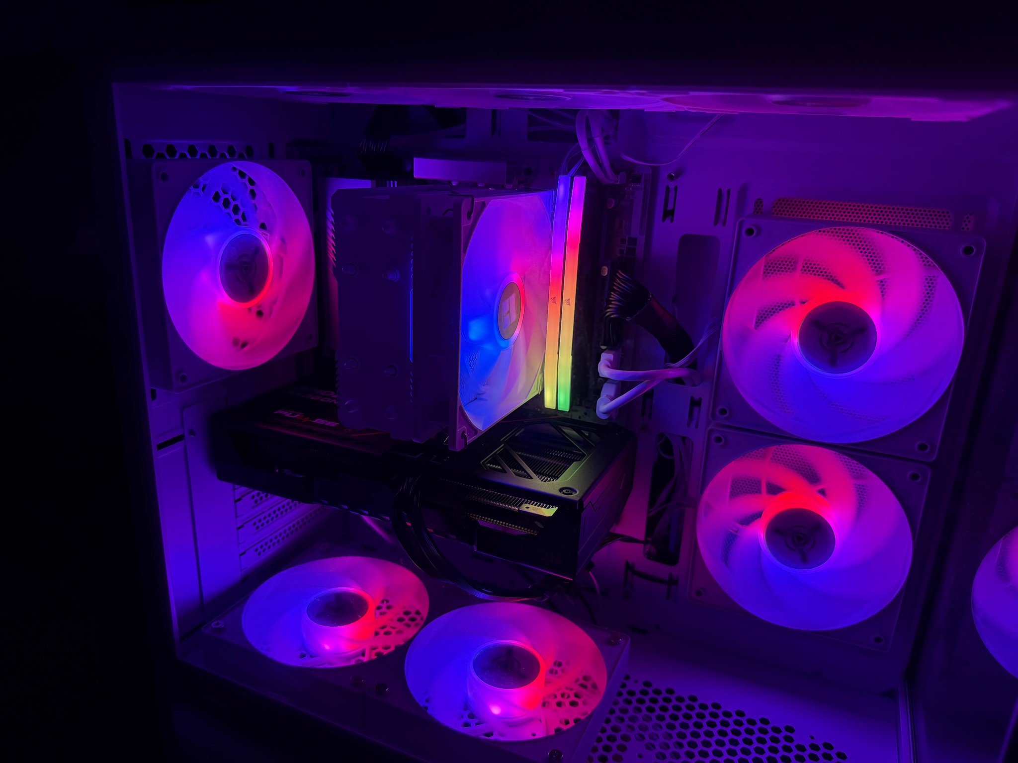 AMD Gaming PC 9060XT 16gb/Ryzen 5 9600x