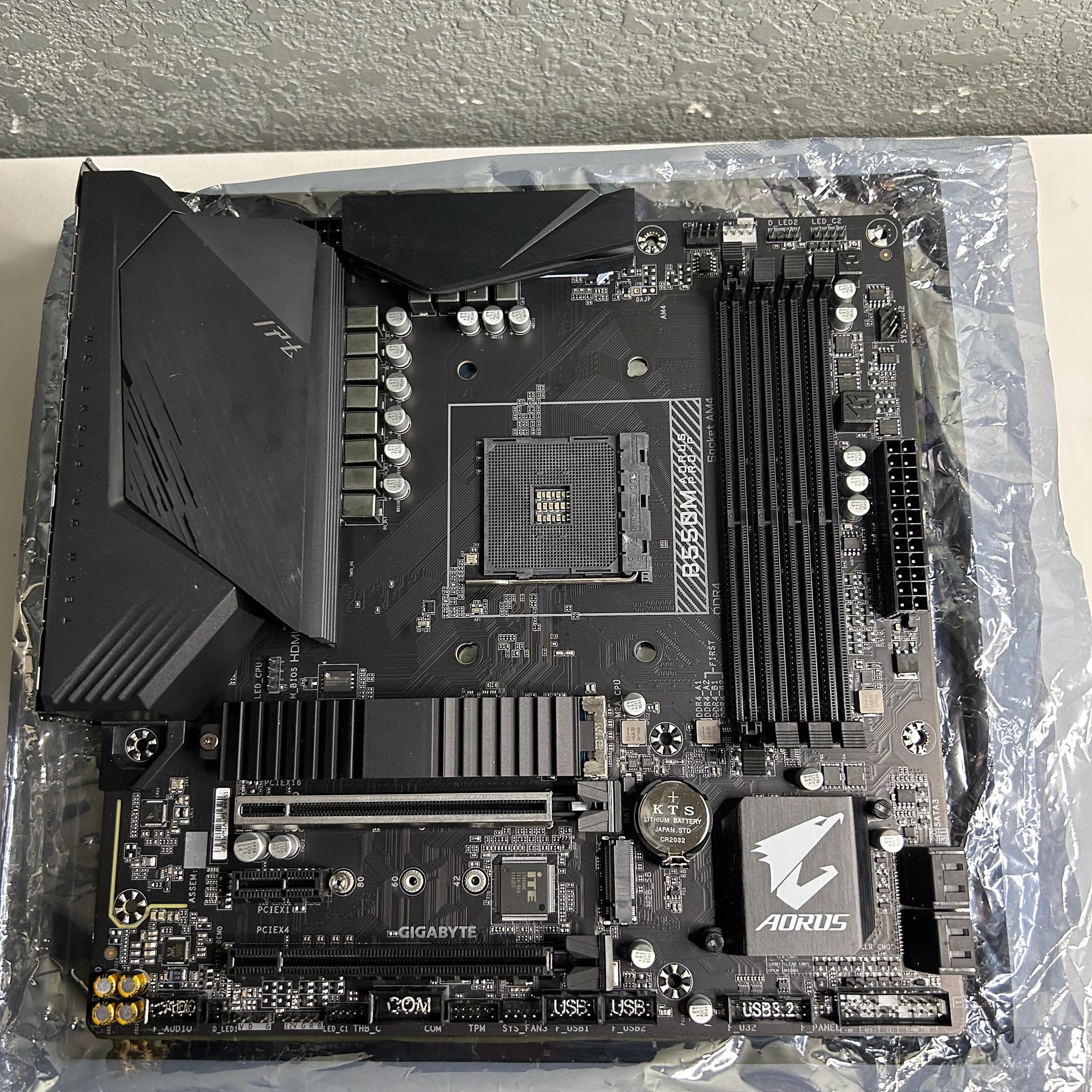 Gigabyte B550M AORUS PRO-P (AMD Ryzen 5000/B550/Micro ATX/M.2x2)