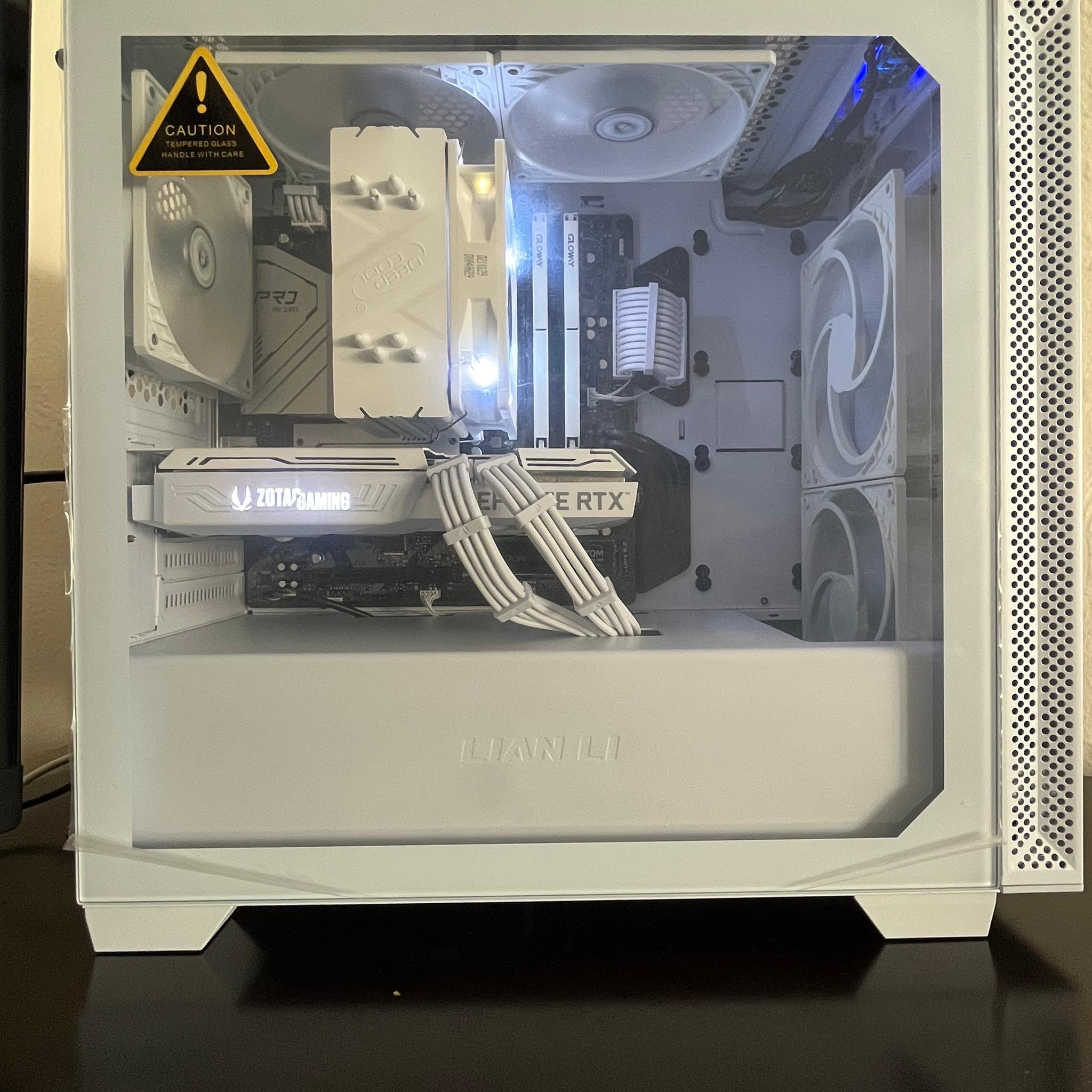 White-Out V3 Intel i5 11600K/RTX 3060 12GB