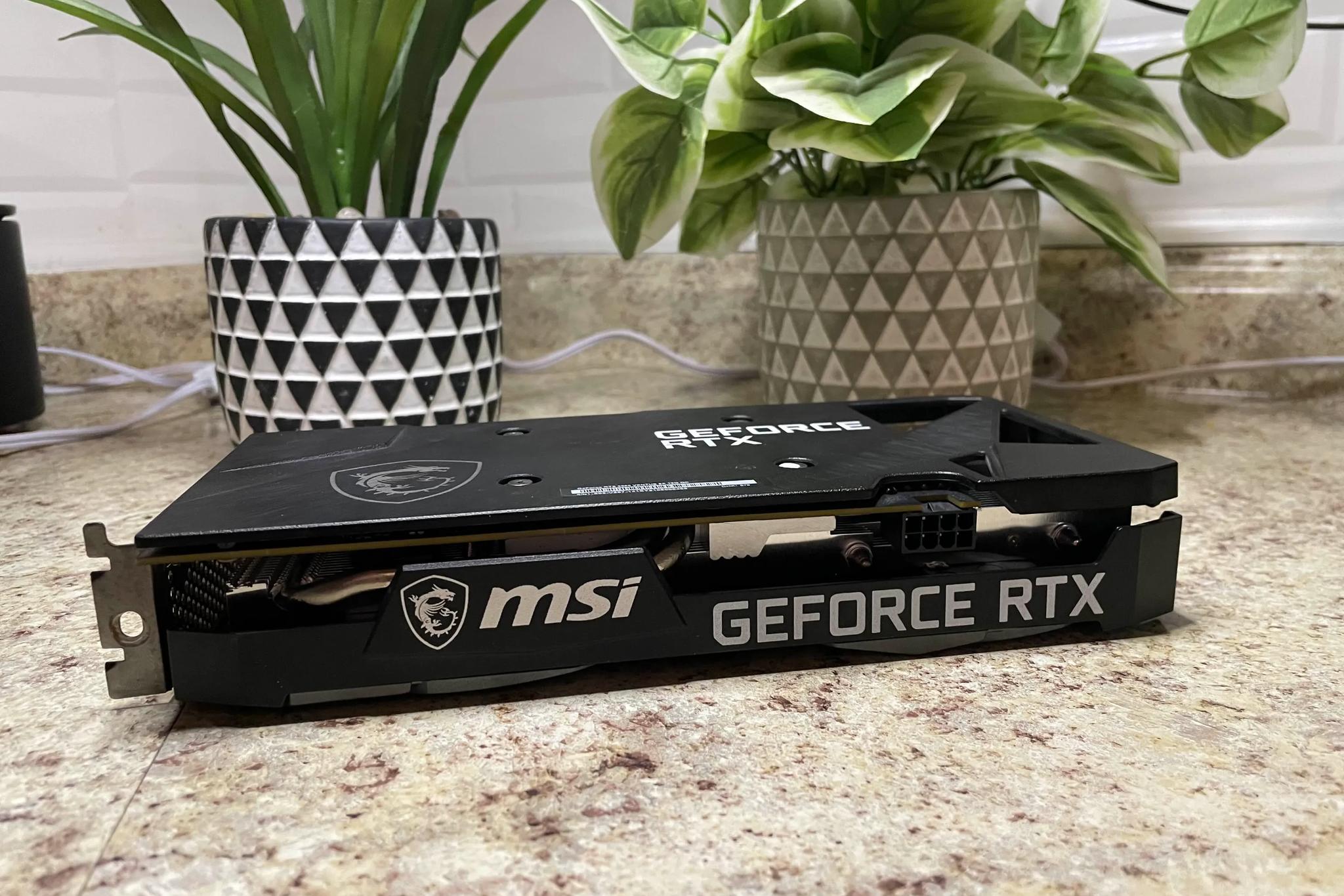 Alyssa`s custom pc & parts