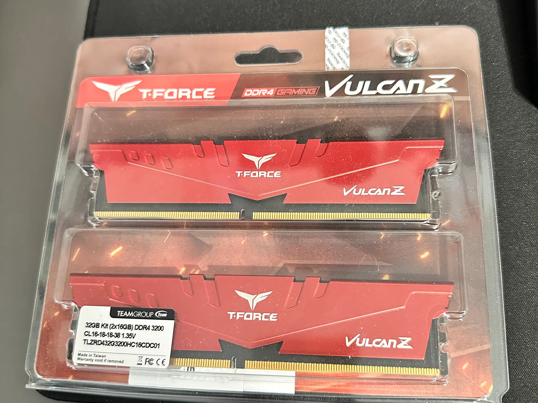 TEAMGROUP T-Force Vulcan Z DDR4 32GB Kit (2 x 16GB) 3200MHz - Red - TLZRD432G3200HC16CDC01